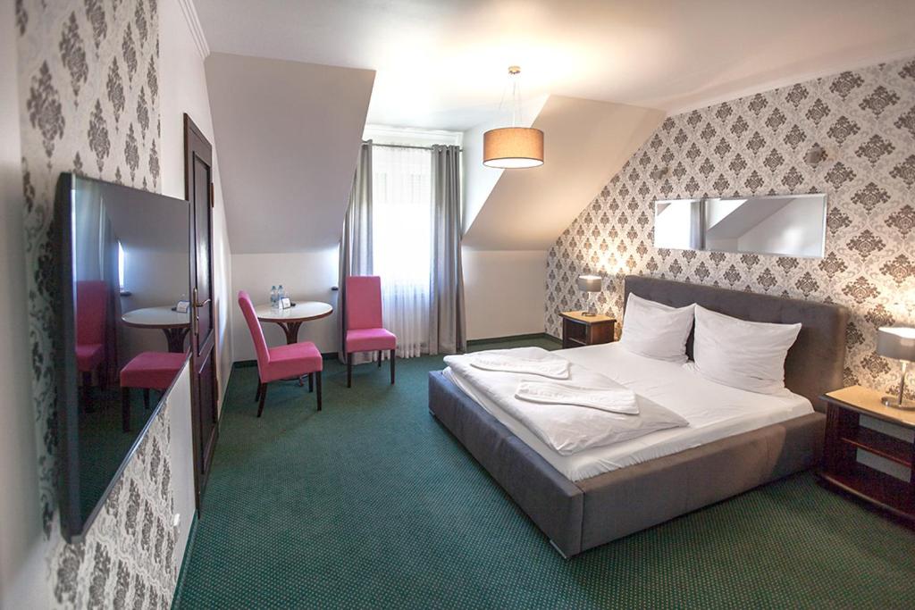 Large Double Room photo 1