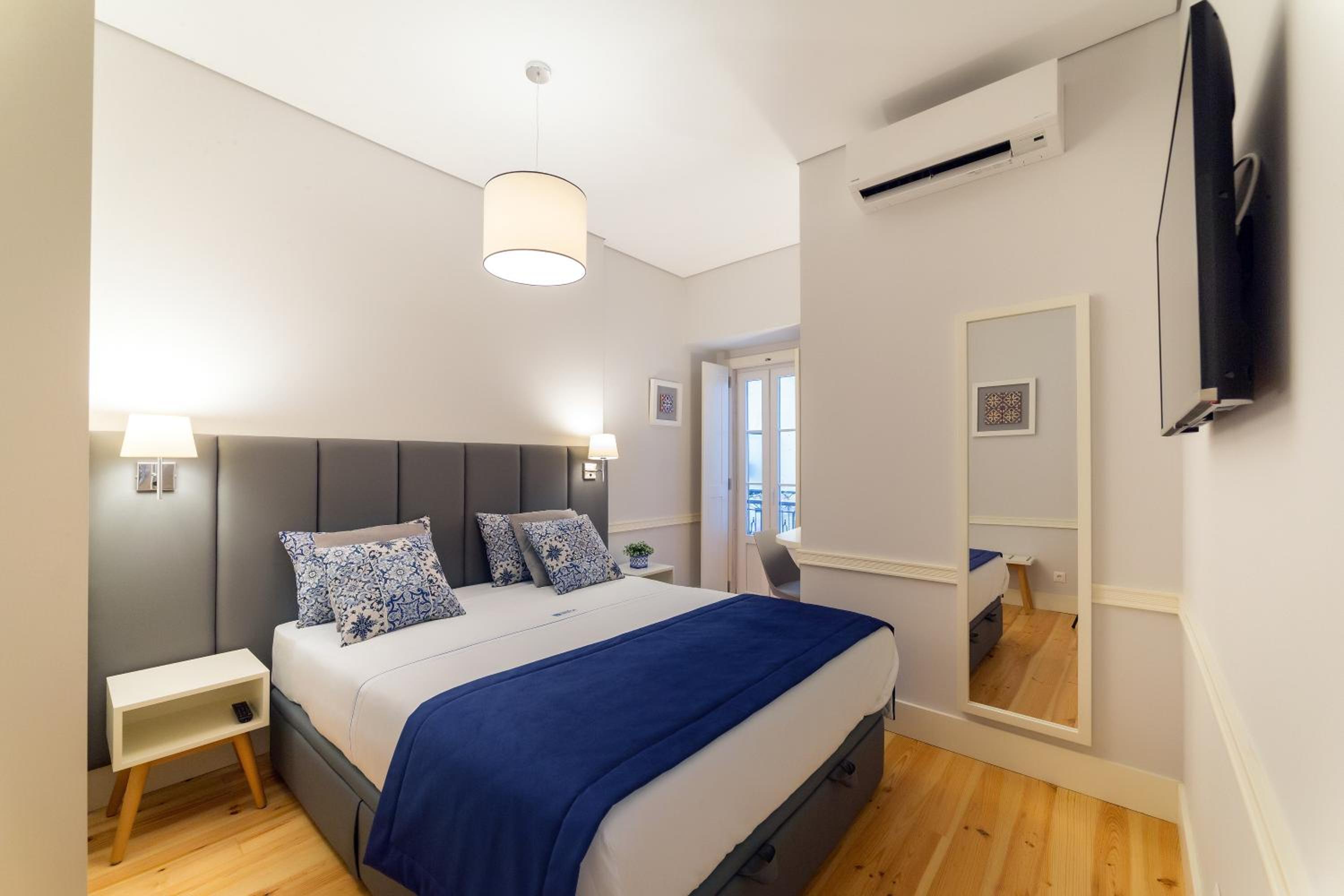Superior Apartment With Balcony photo 2