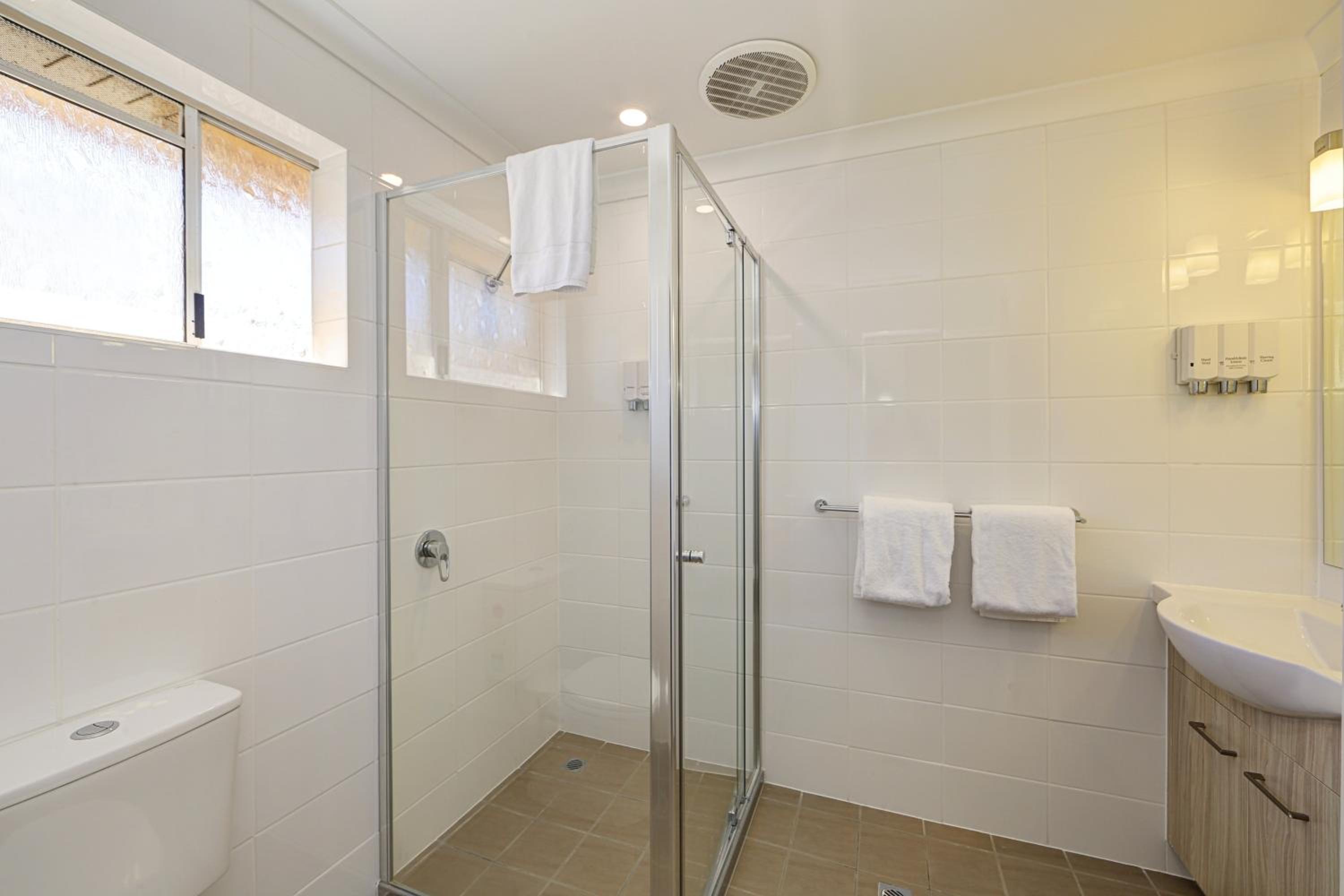 Executive Twin Room - Photo 2