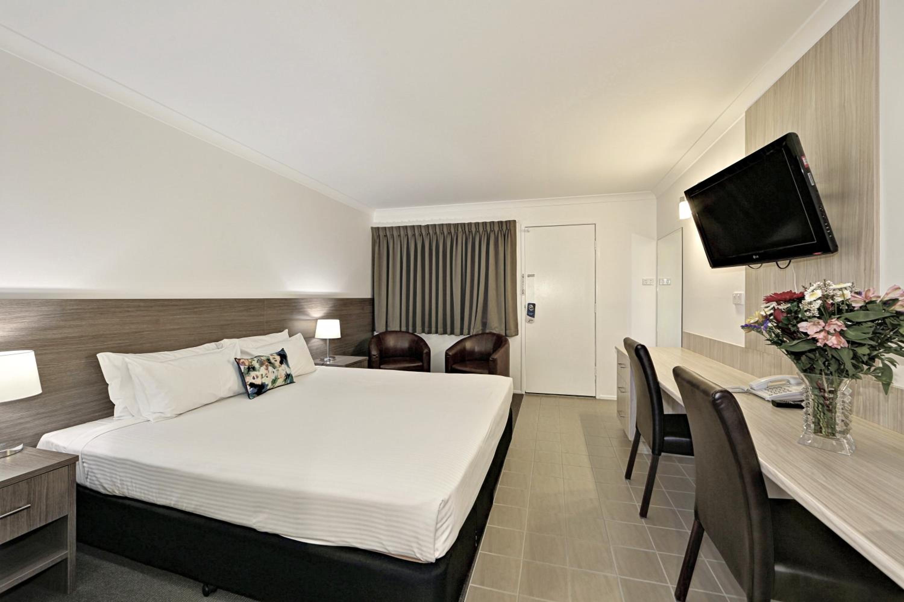 Executive King Room - Photo 8