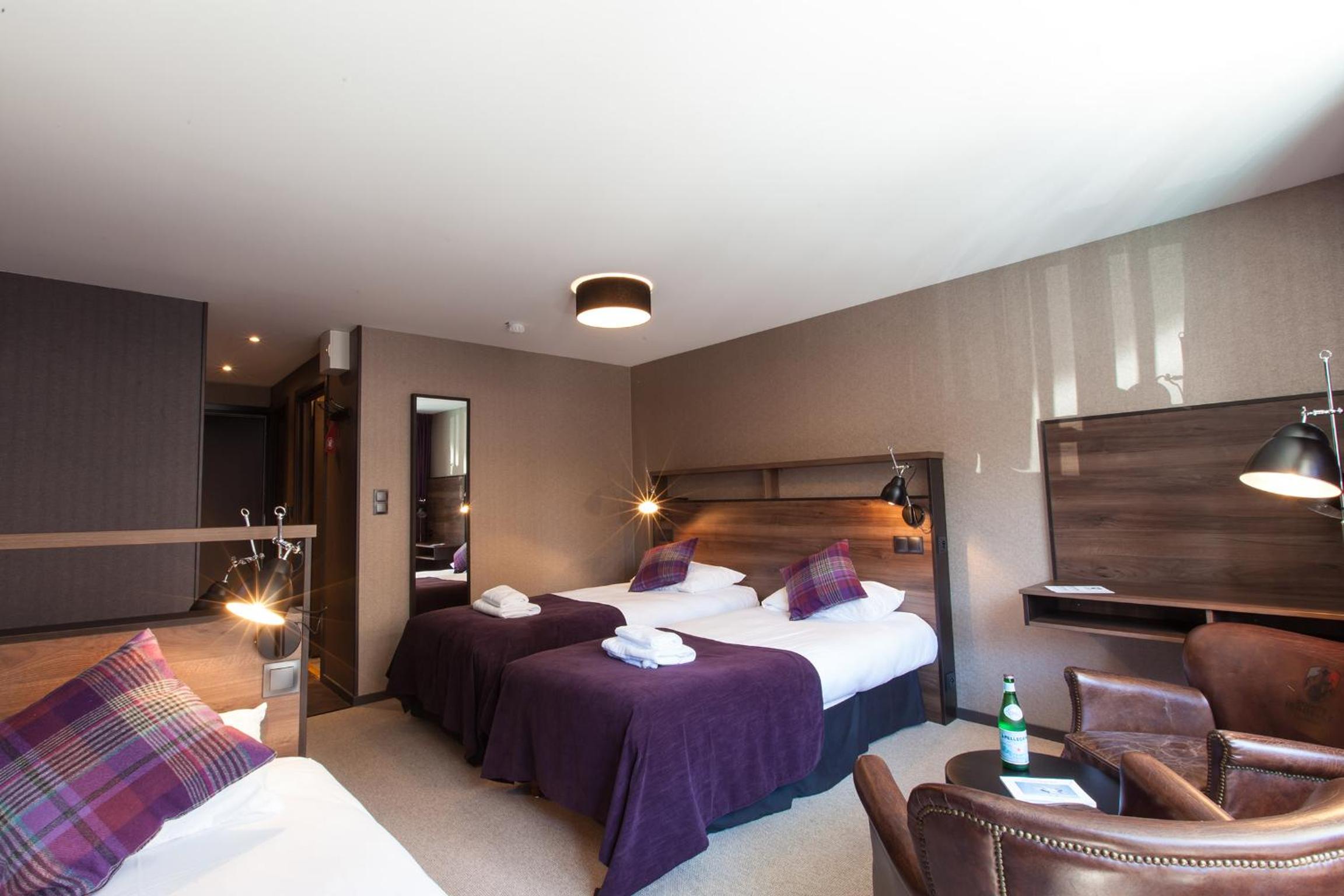 Quadruple Room with Balcony and Mountain View photo 3