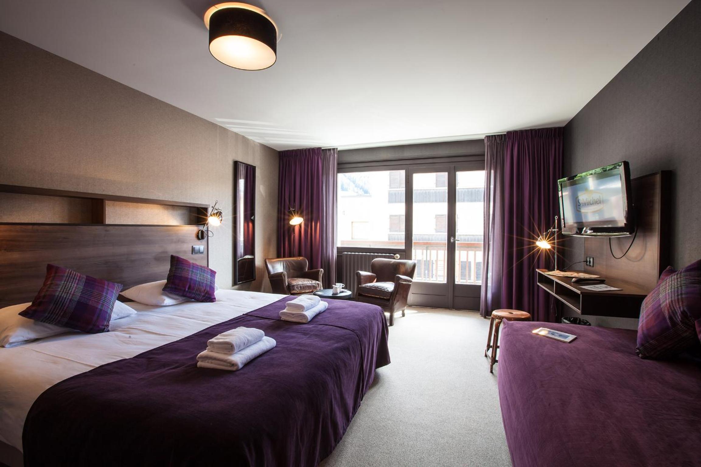 Superior Double or Twin Room with Balcony and Mountain View photo 2