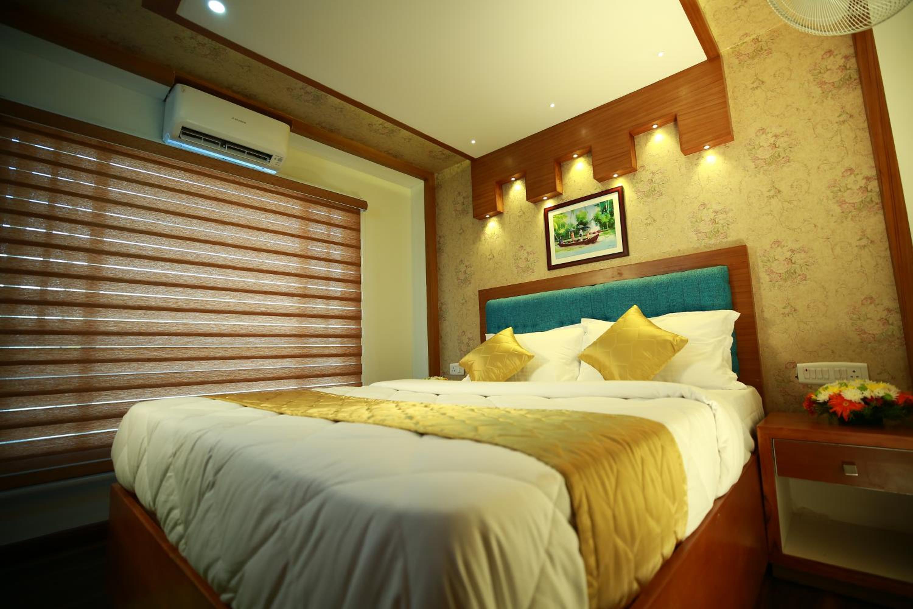 Superior Double Room Sharing Basis photo 3