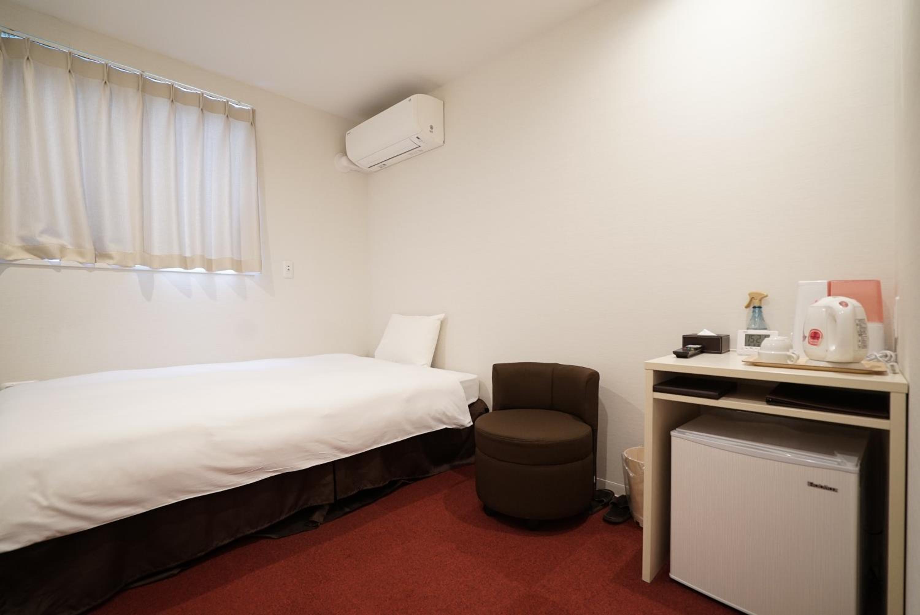 Twin Room - Female Only