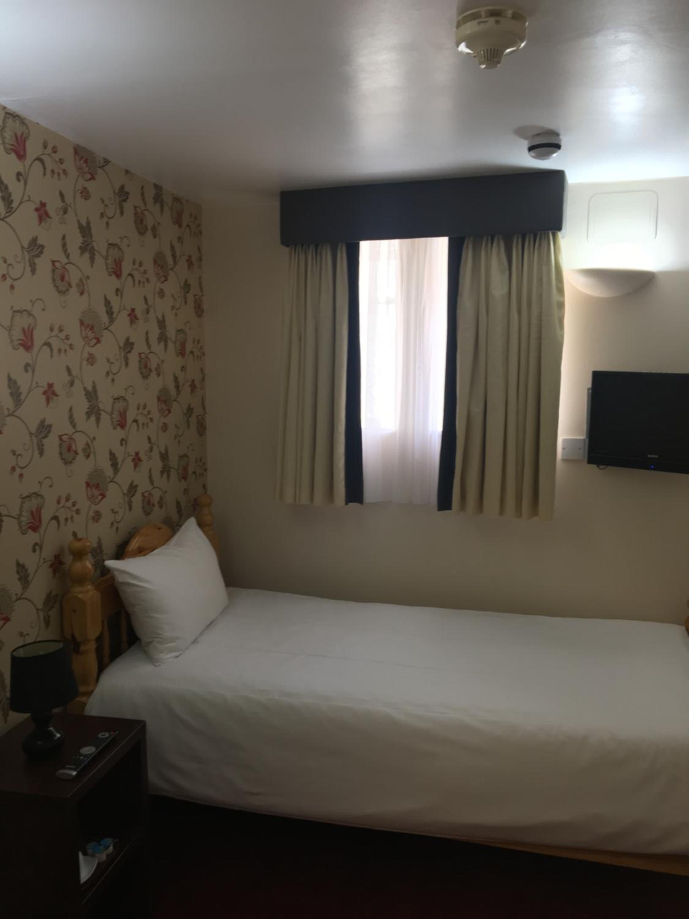 Single Room photo 3