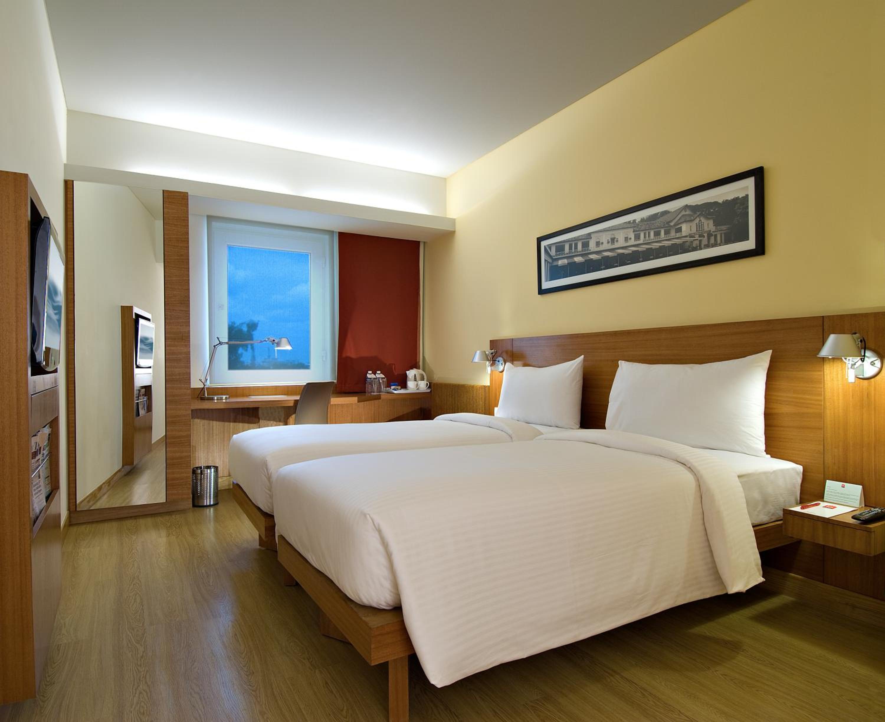 Standard Room with 2 Single Beds - Photo 7