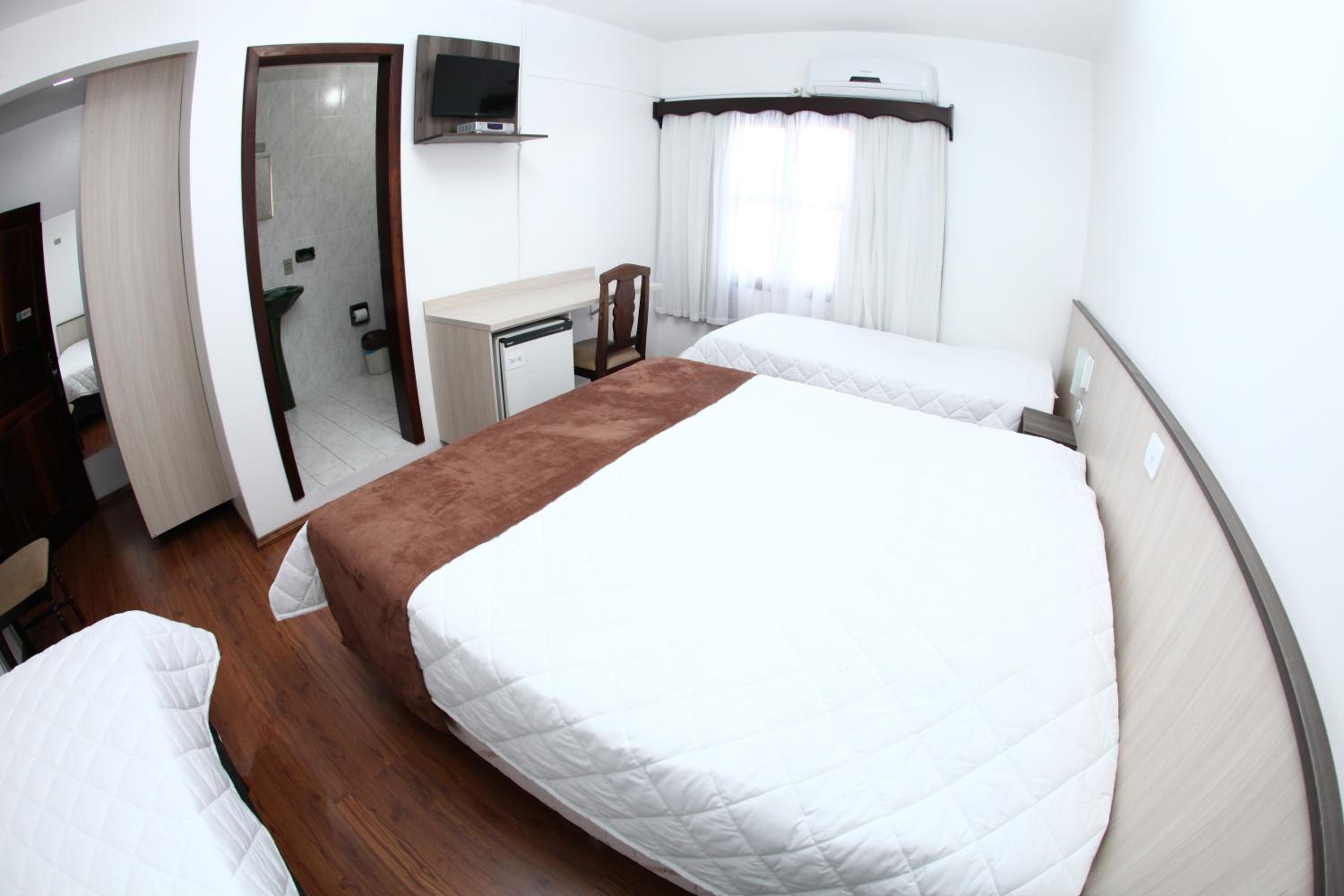 Standard Quadruple Room photo 3