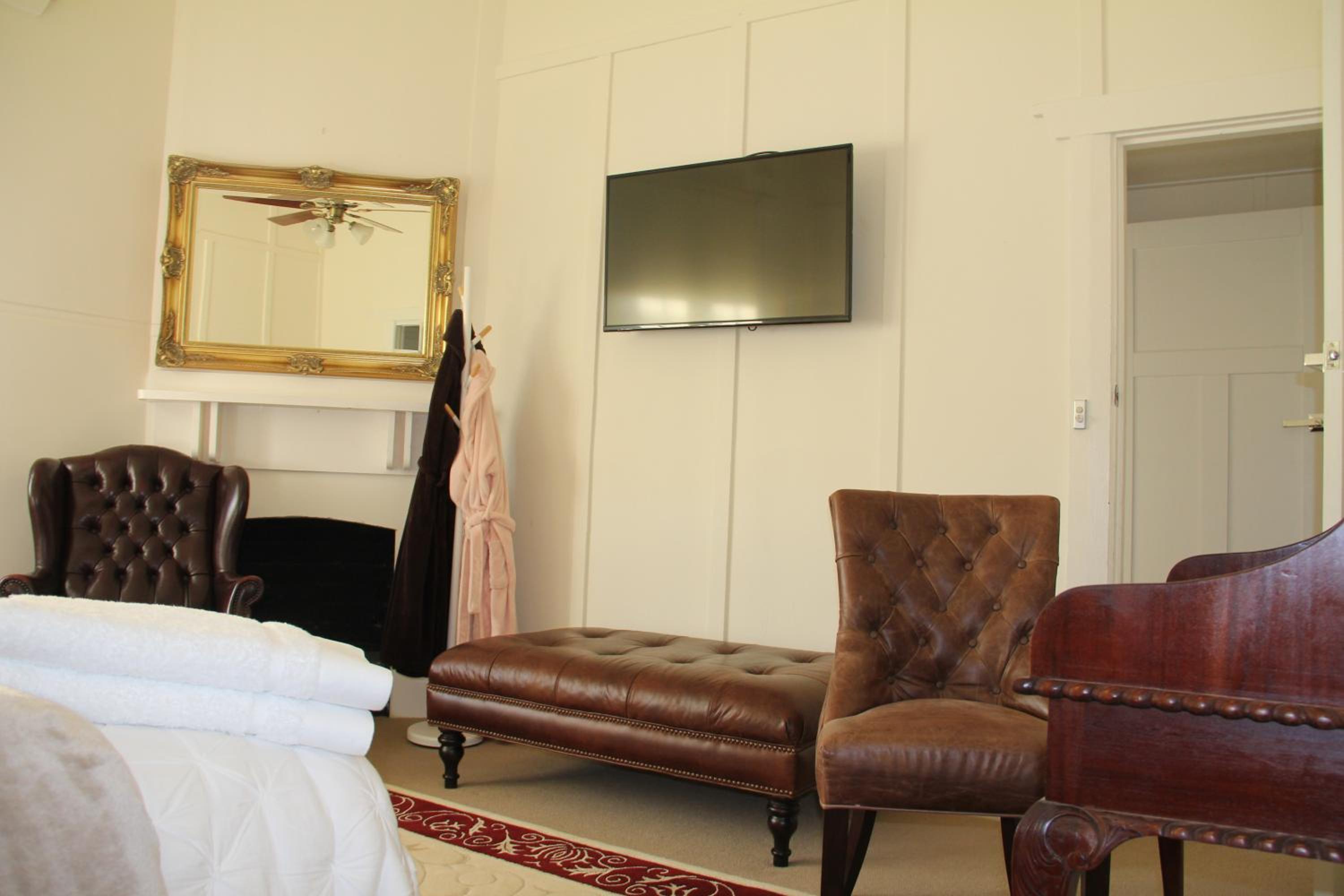 Deluxe King Room photo 1