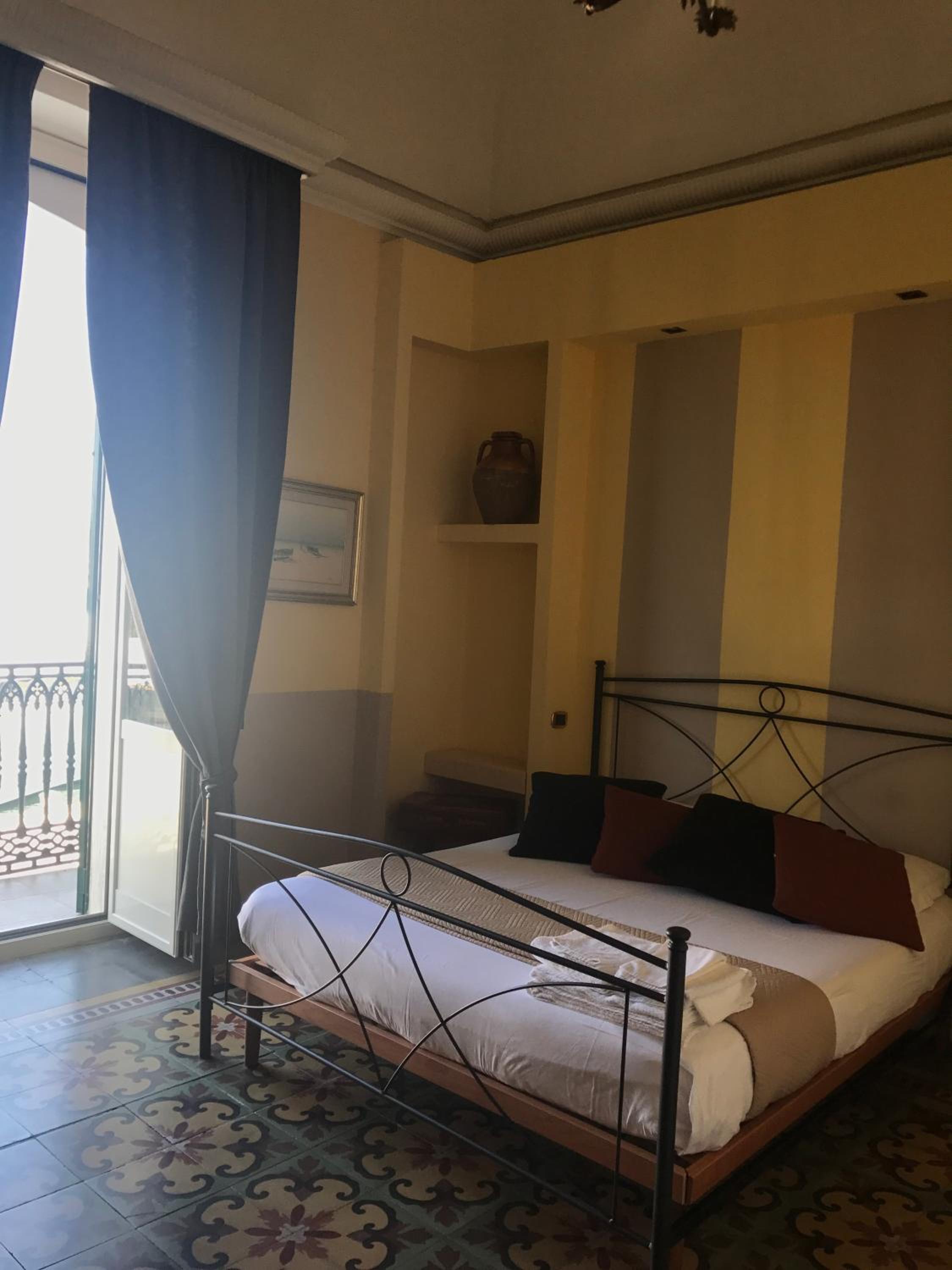 Deluxe Double Room with Sea View photo 2