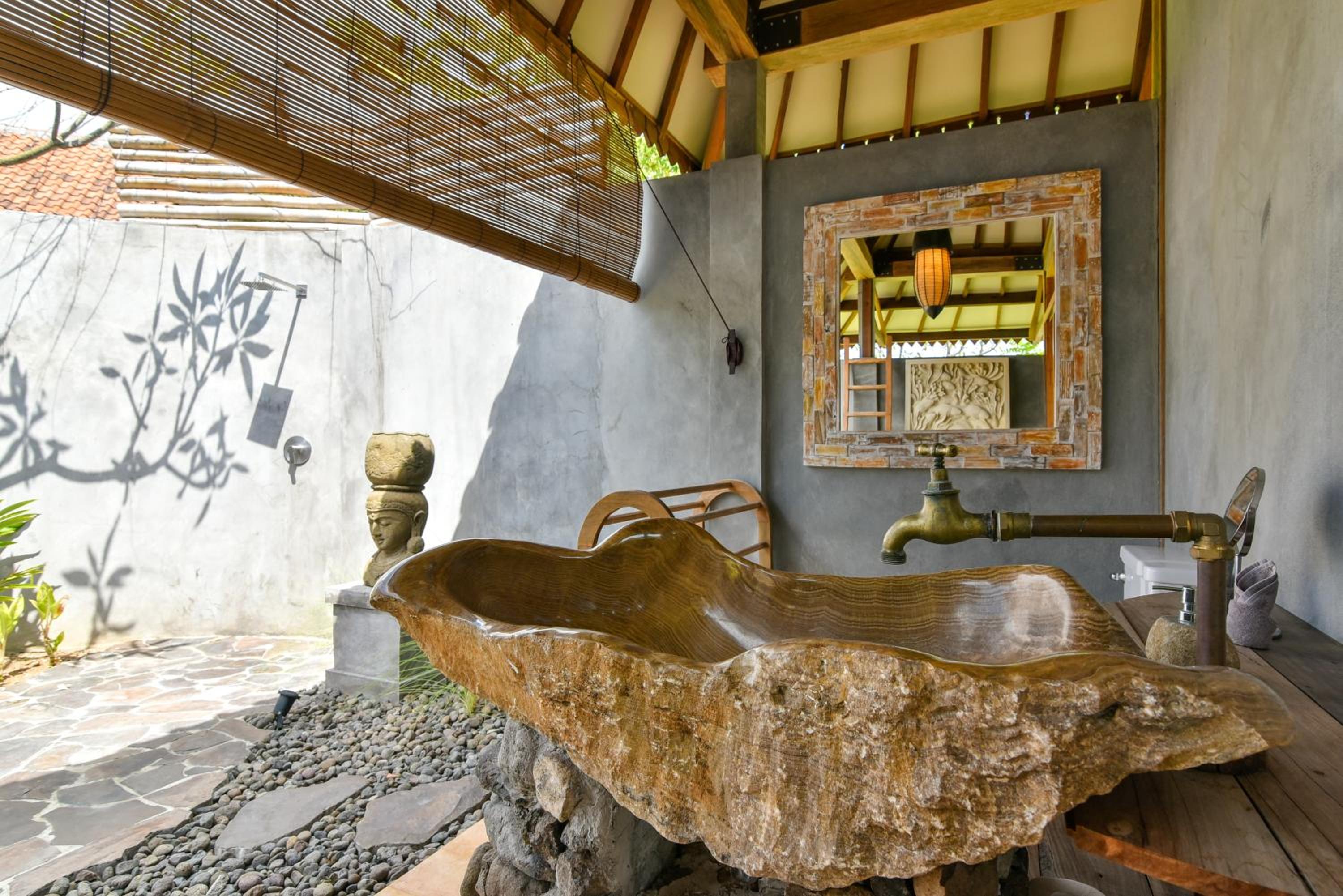Madoe Three-Bedroom Villa with Private Pool photo 2
