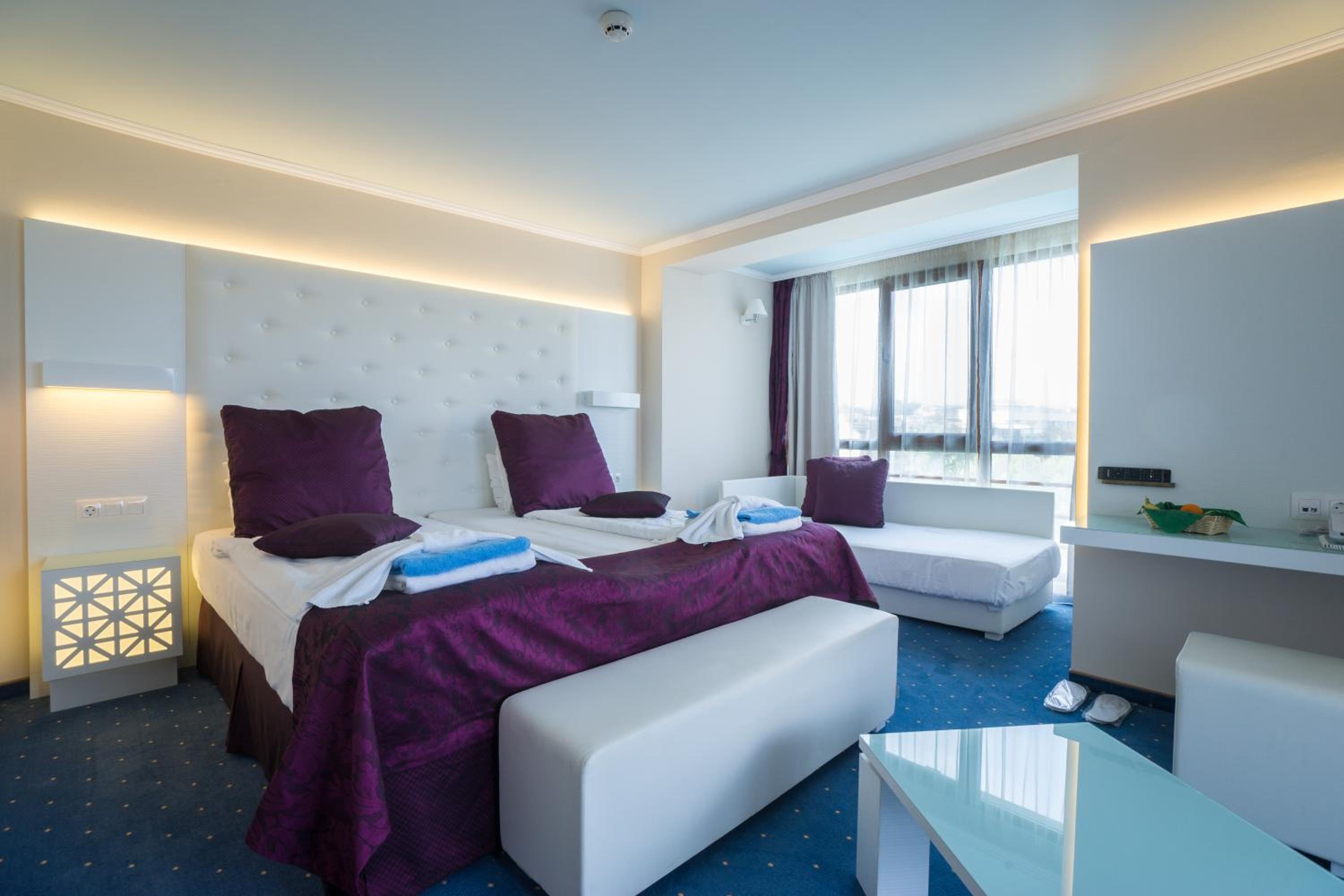 Double Or Twin Room With Balcony (2 Adults + 1 Child)