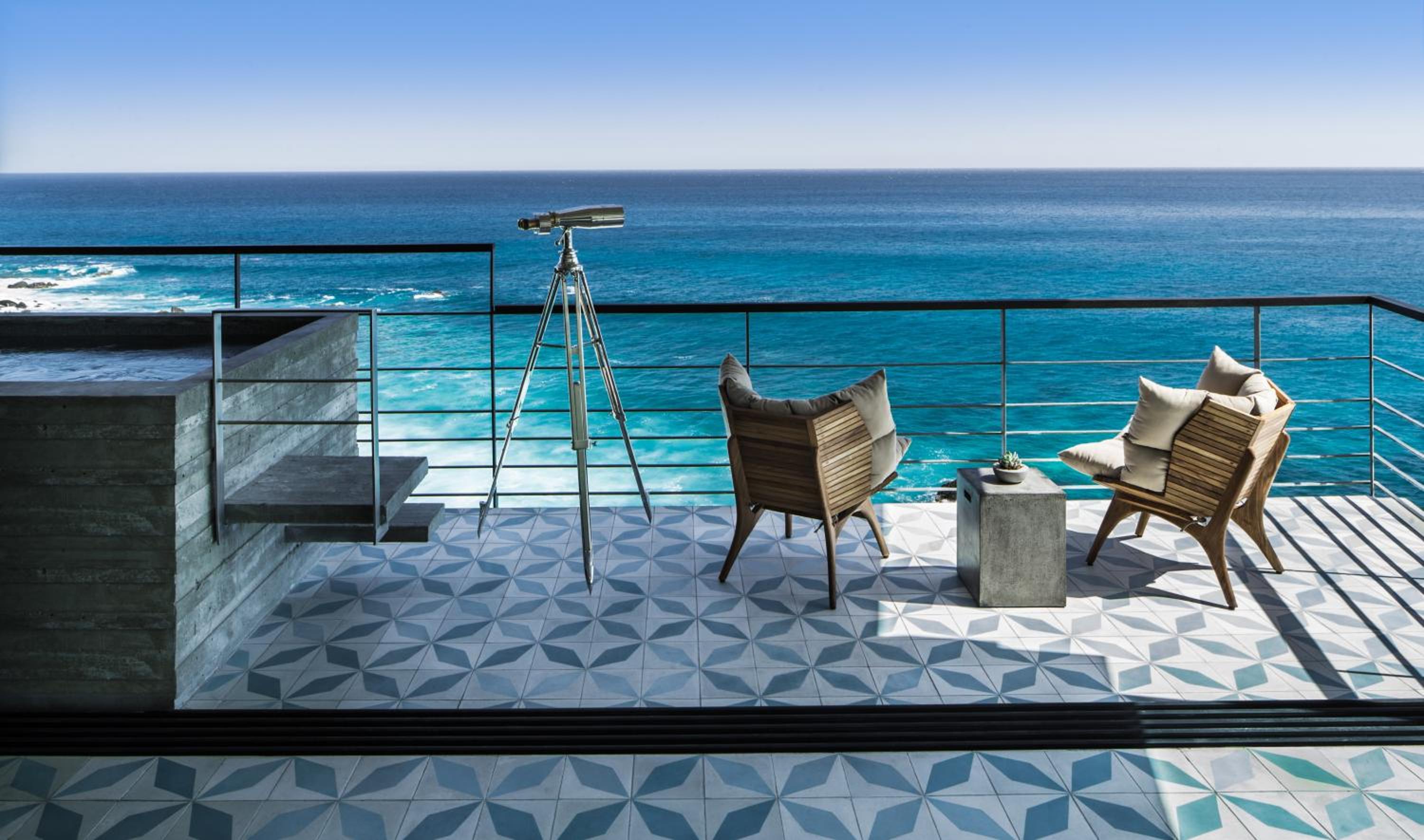 Panoramic Suite with Plunge Pool and Ocean View photo 3