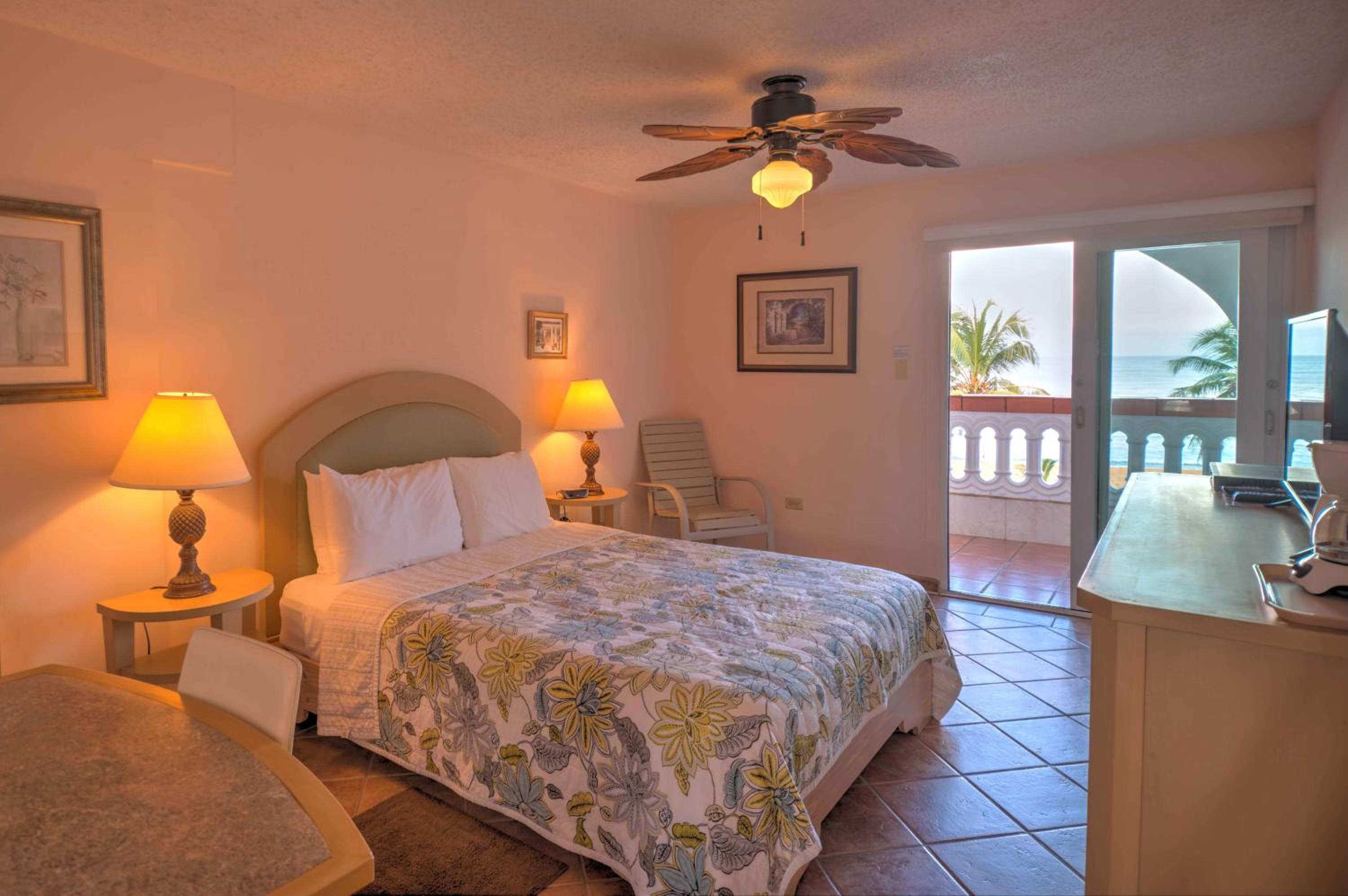 Queen Room with Sea View photo 3