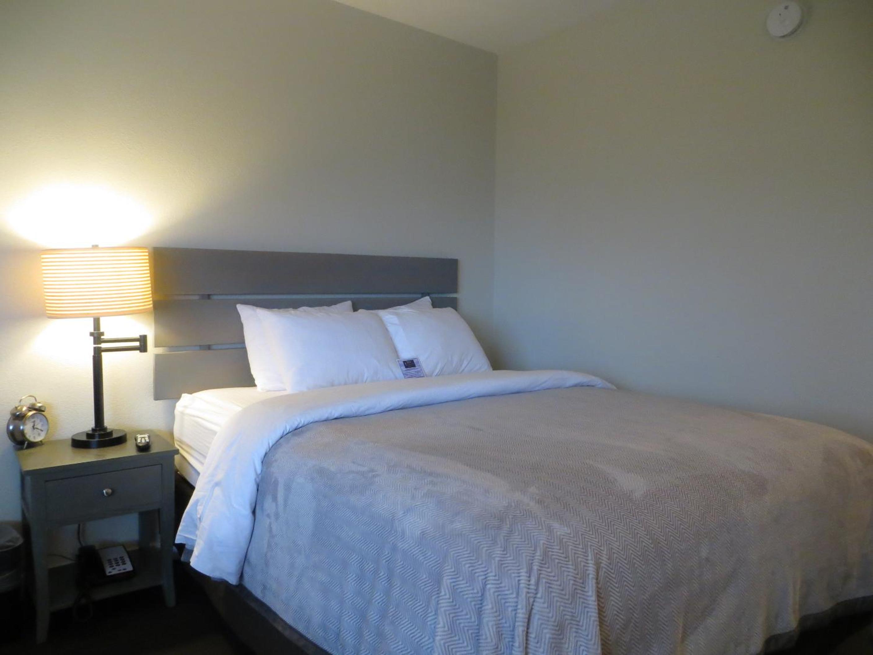Standard Queen Room - Photo 1