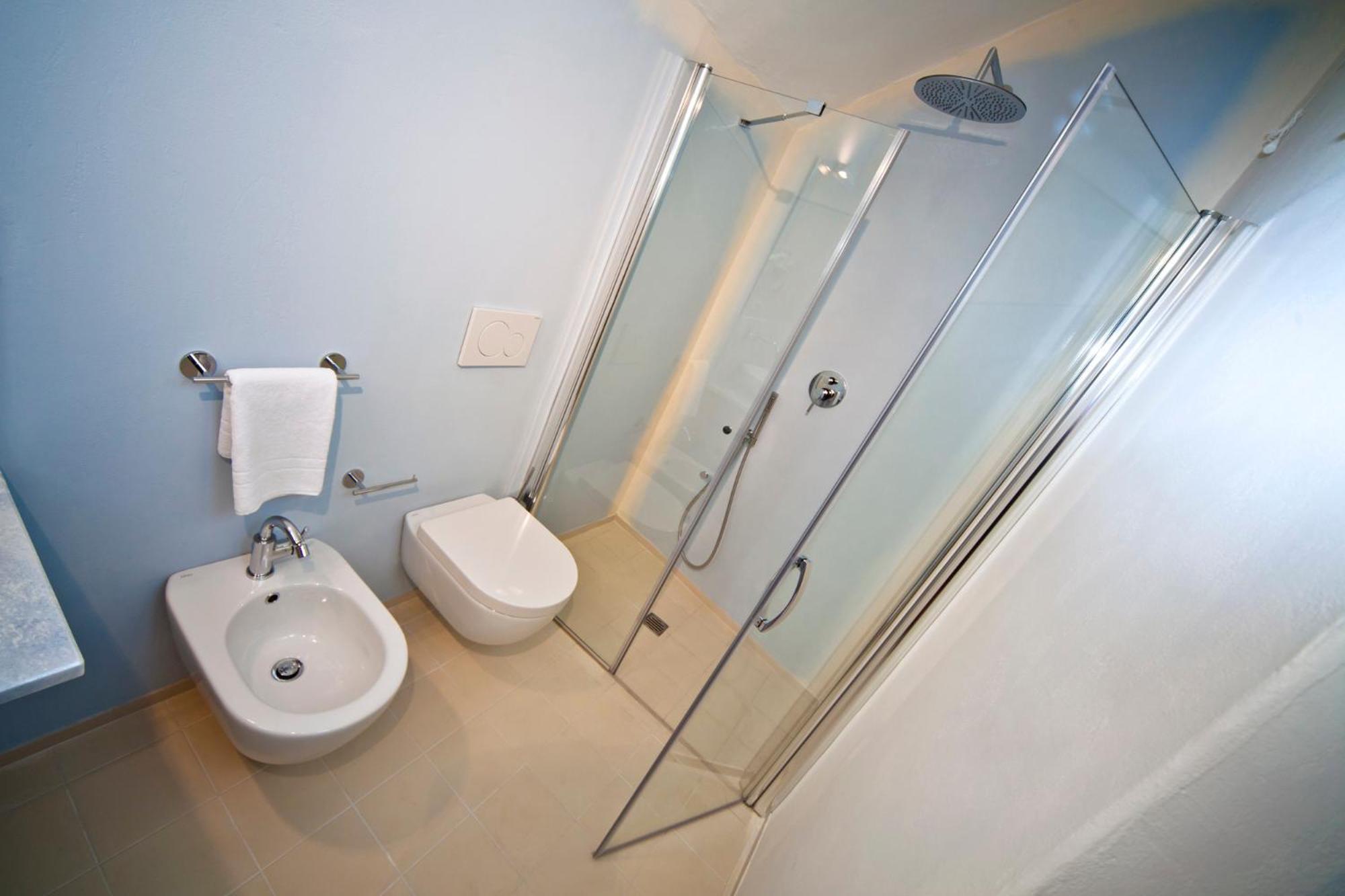 Economy Double Room - Photo 12