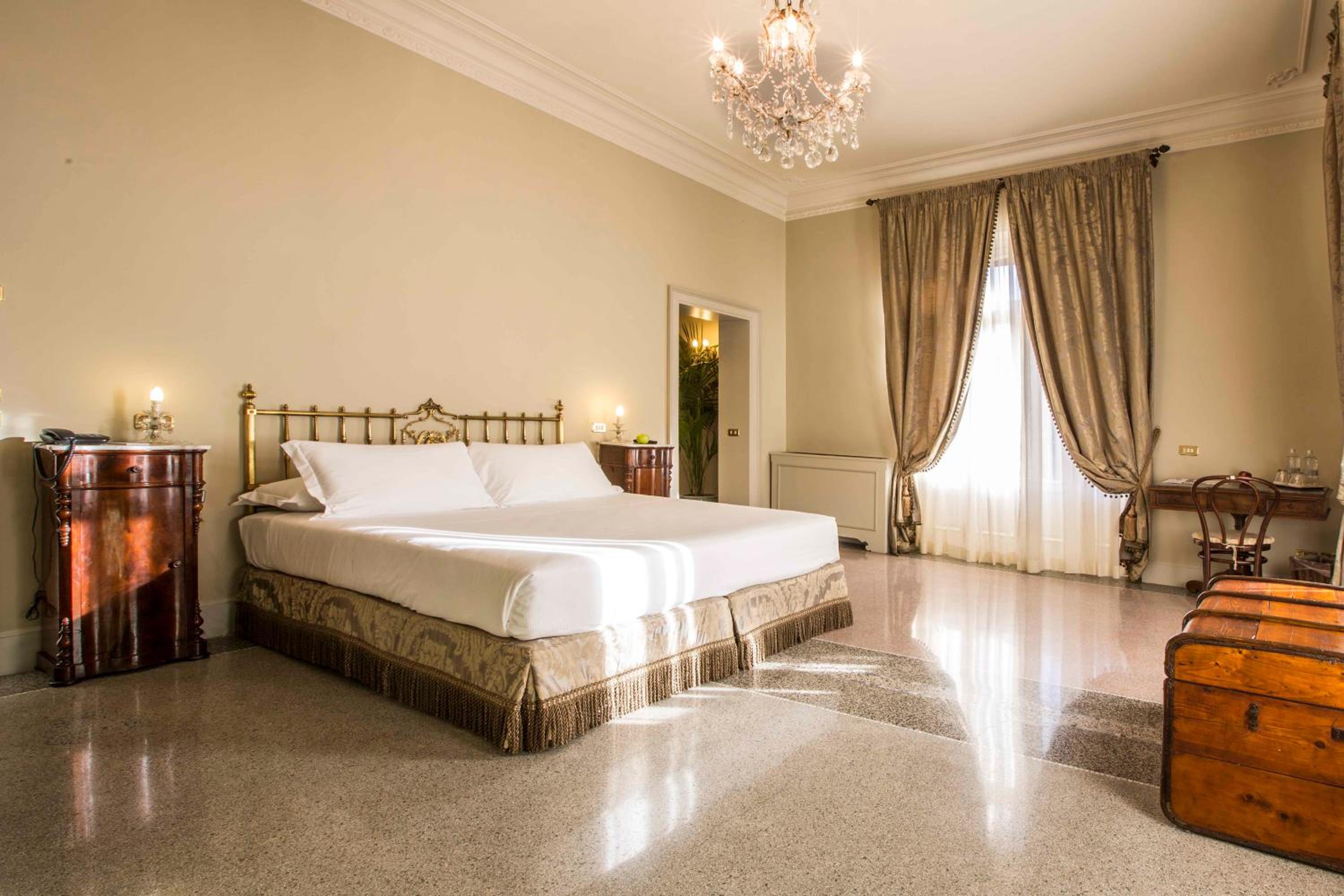 Premium Corner Room with Balcony
