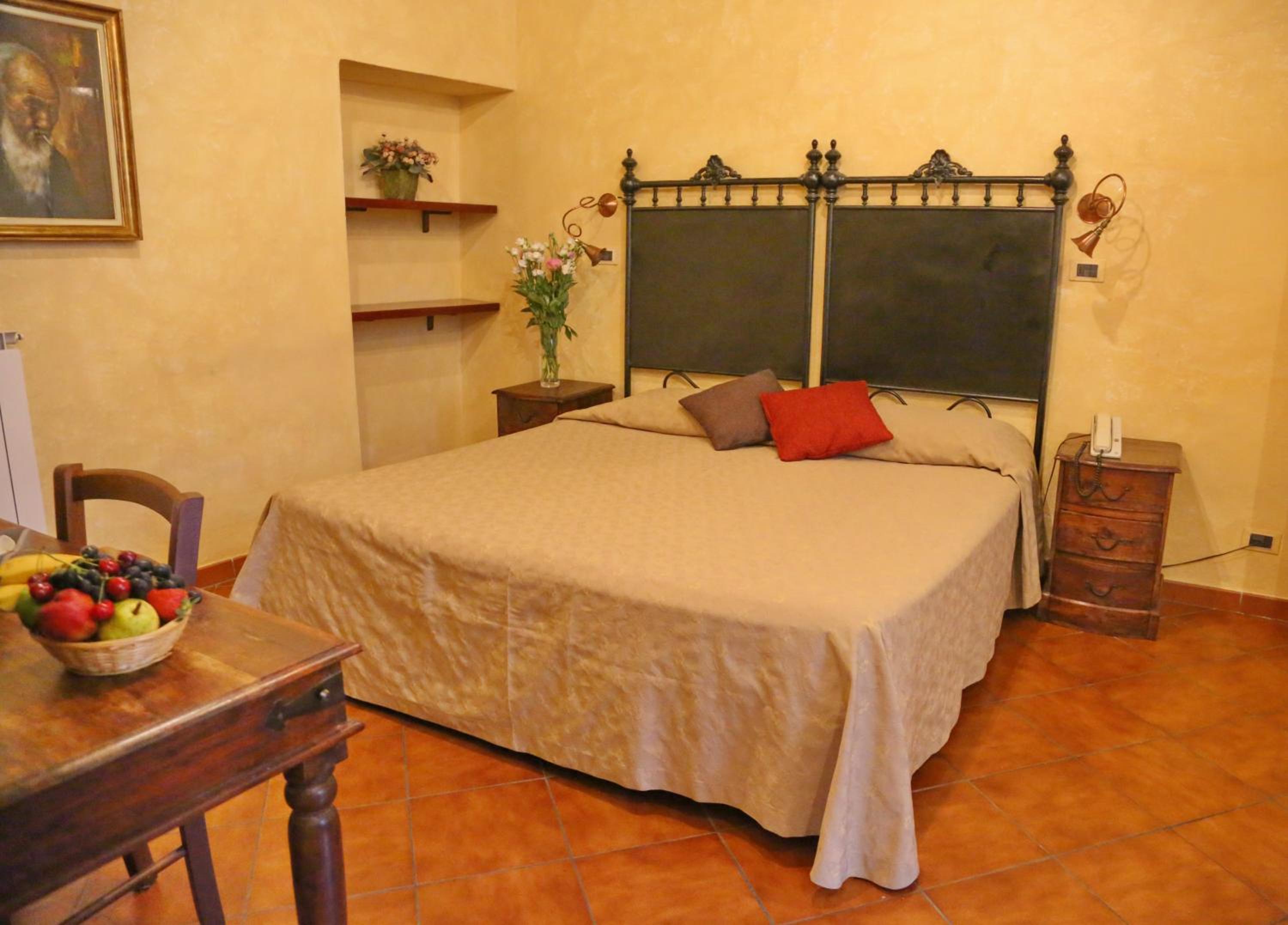Standard Triple Room - Photo 5