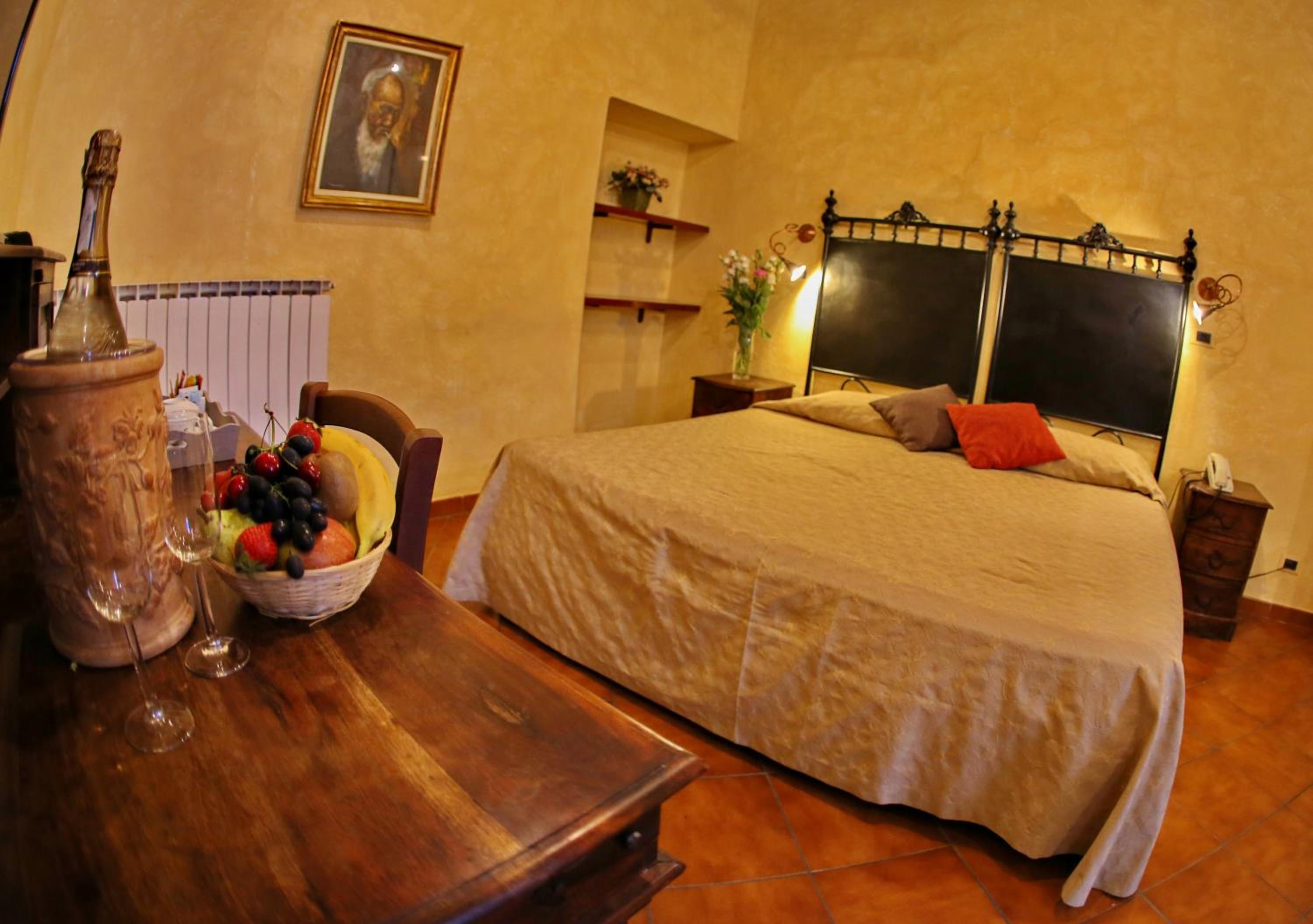 Standard Triple Room - Photo 3