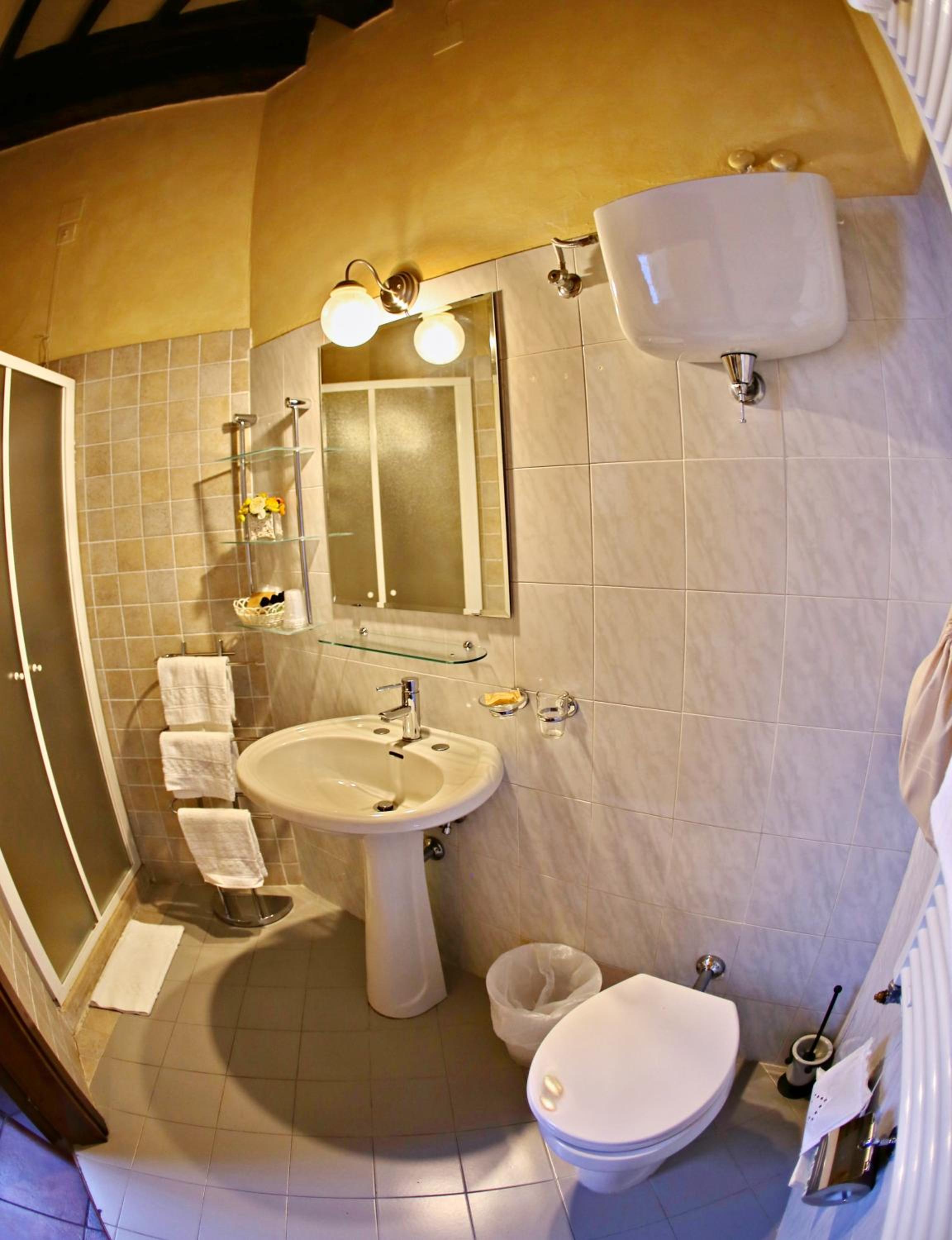 Standard Triple Room - Photo 4