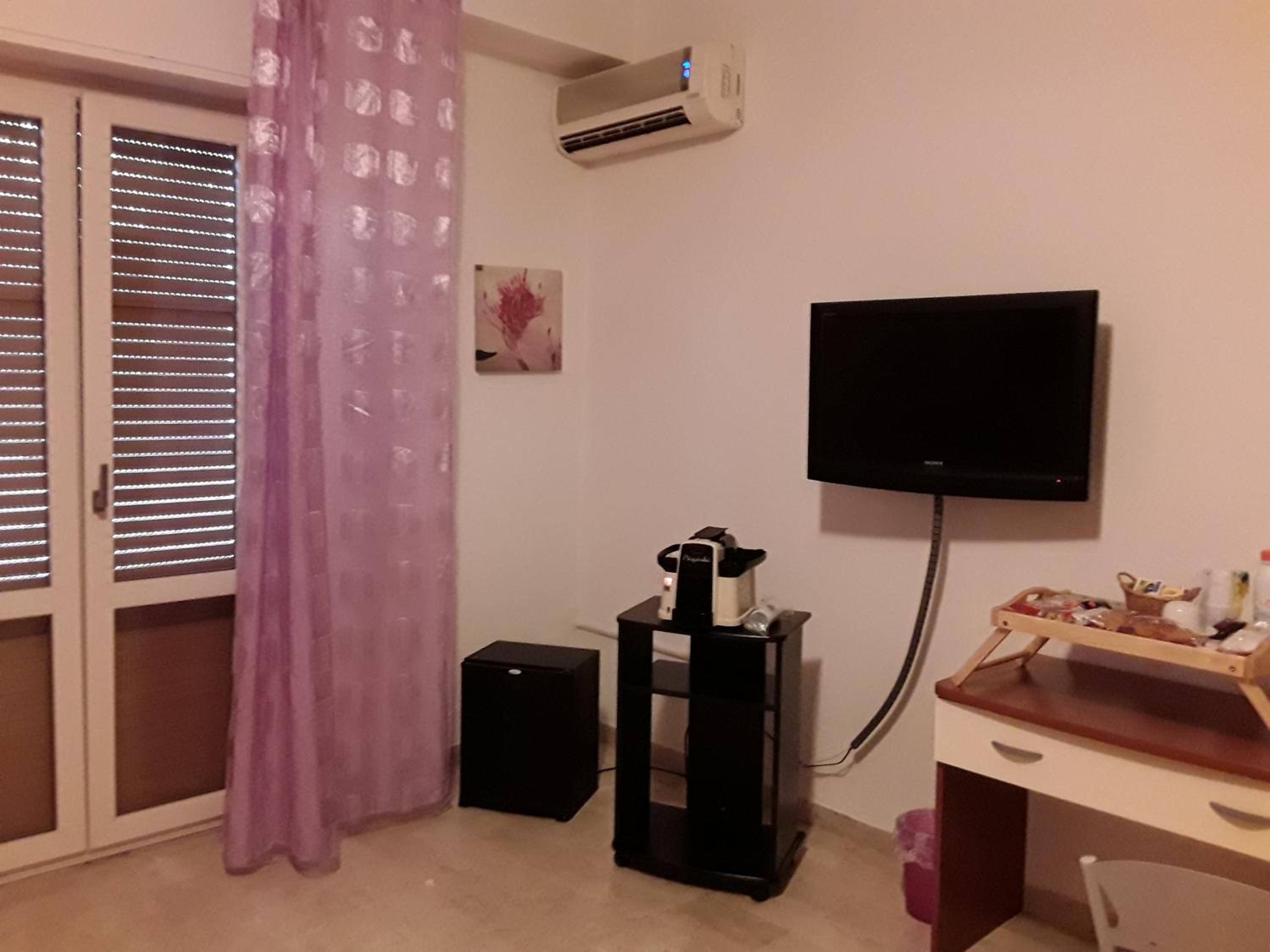 Large Double or Twin Room photo 1