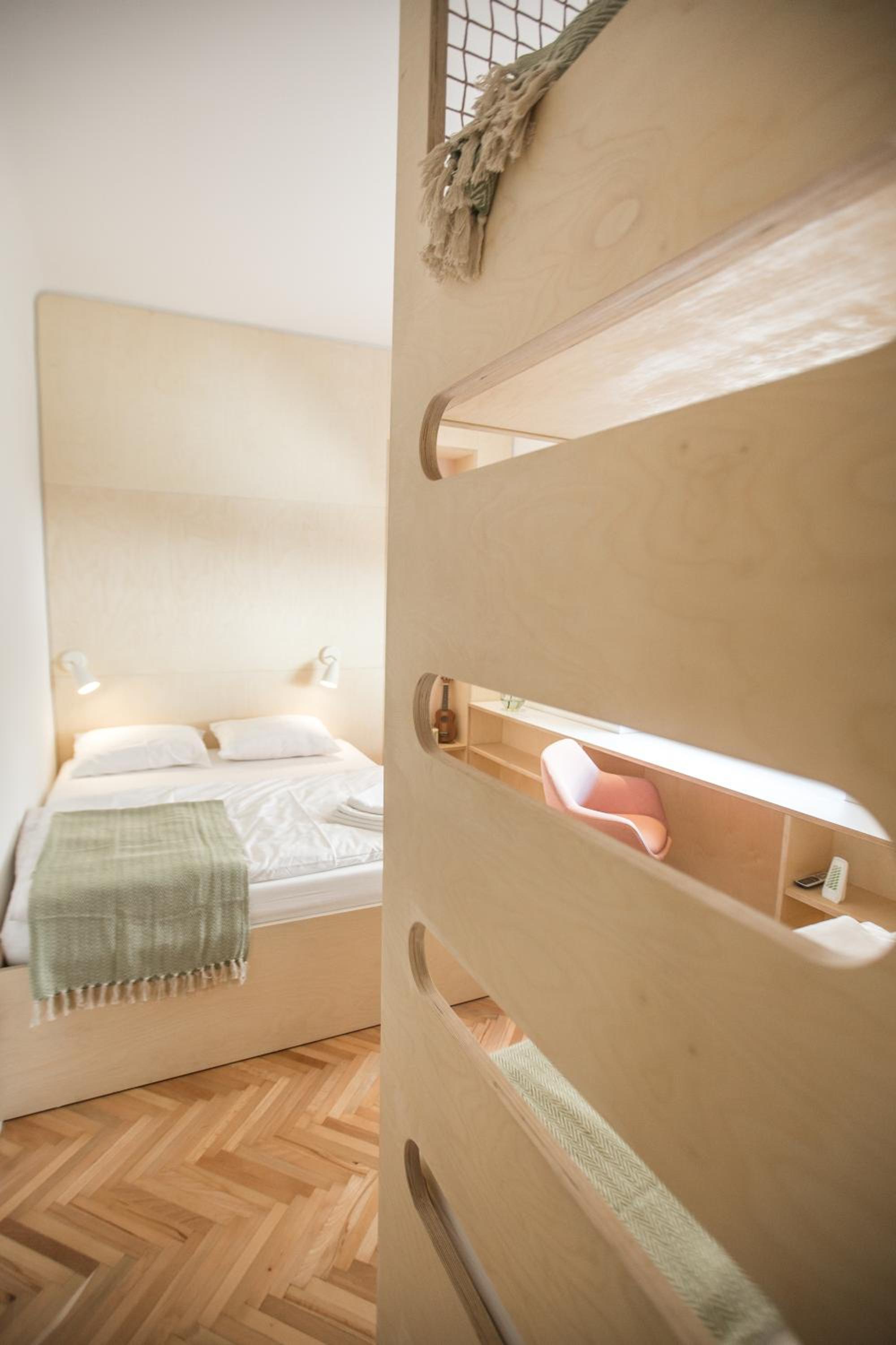 Studio Apartment - Photo 12