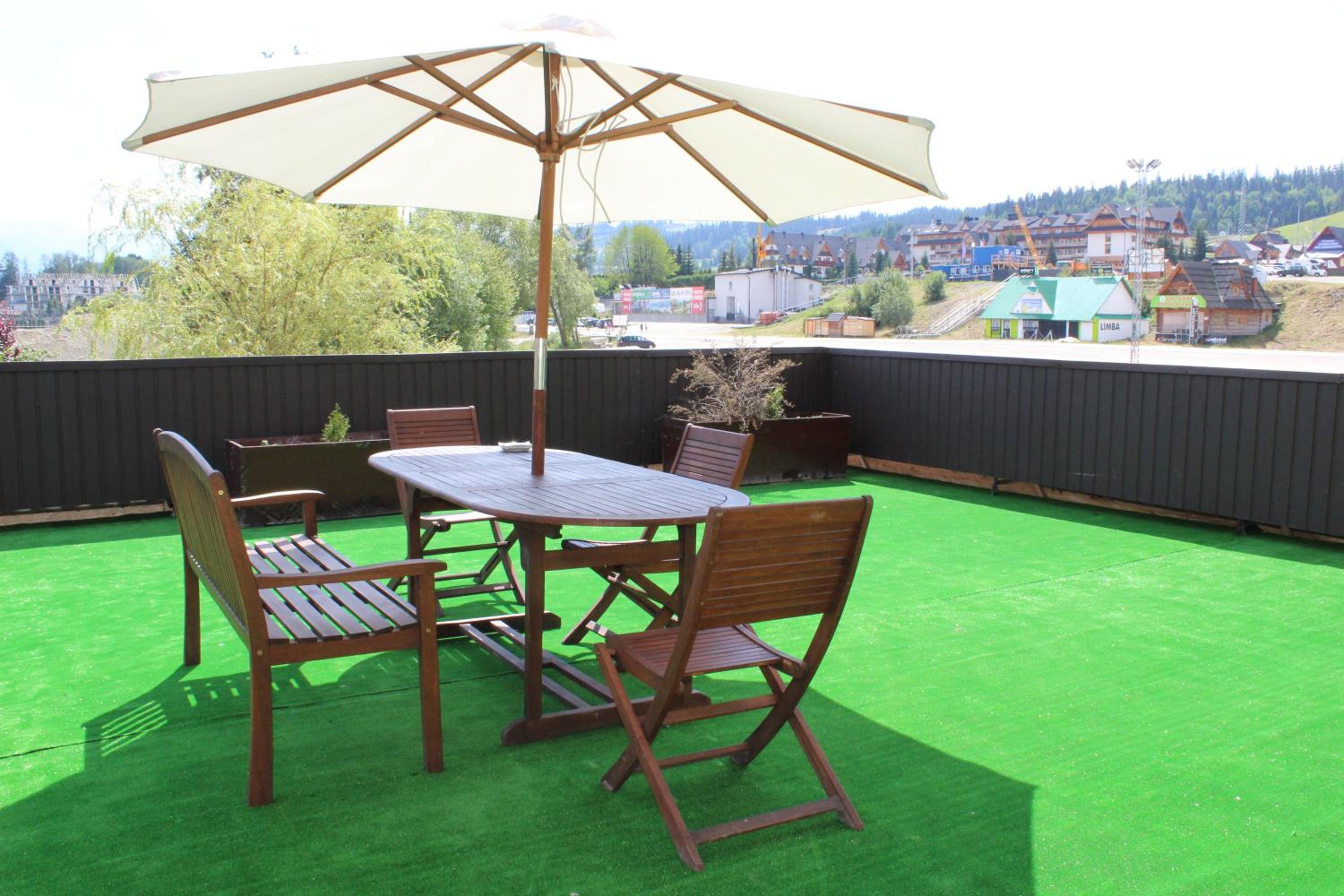 Family Room with Terrace photo 2