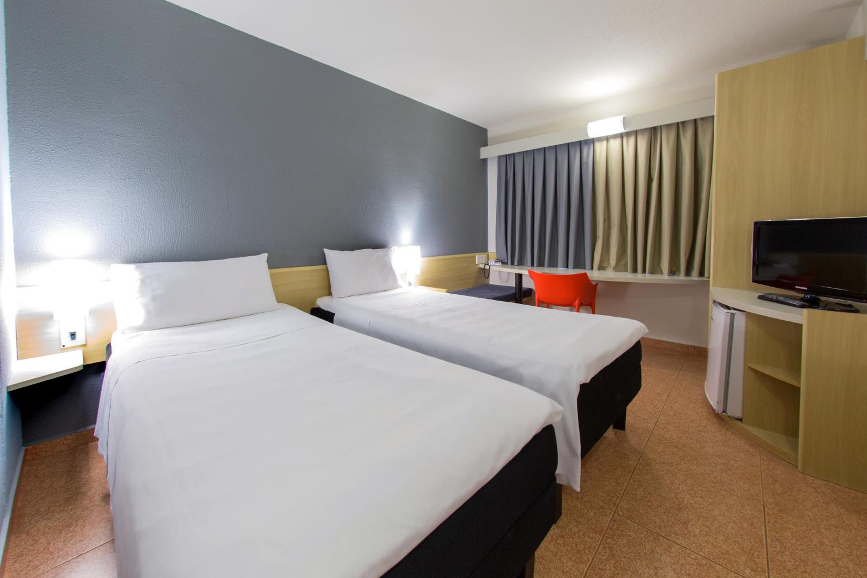 Twin Room - Photo 7