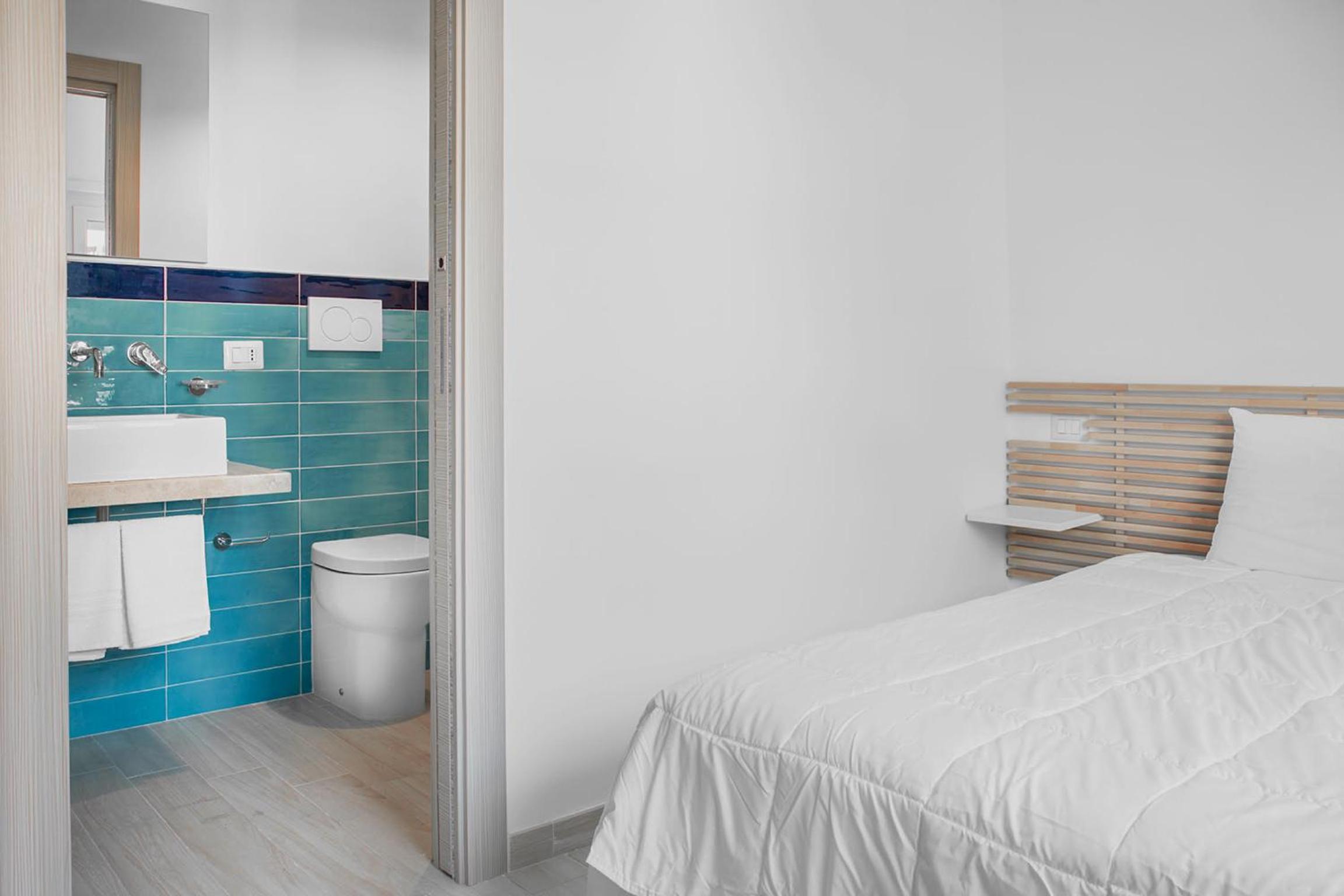 Single Room with French Bed photo 3