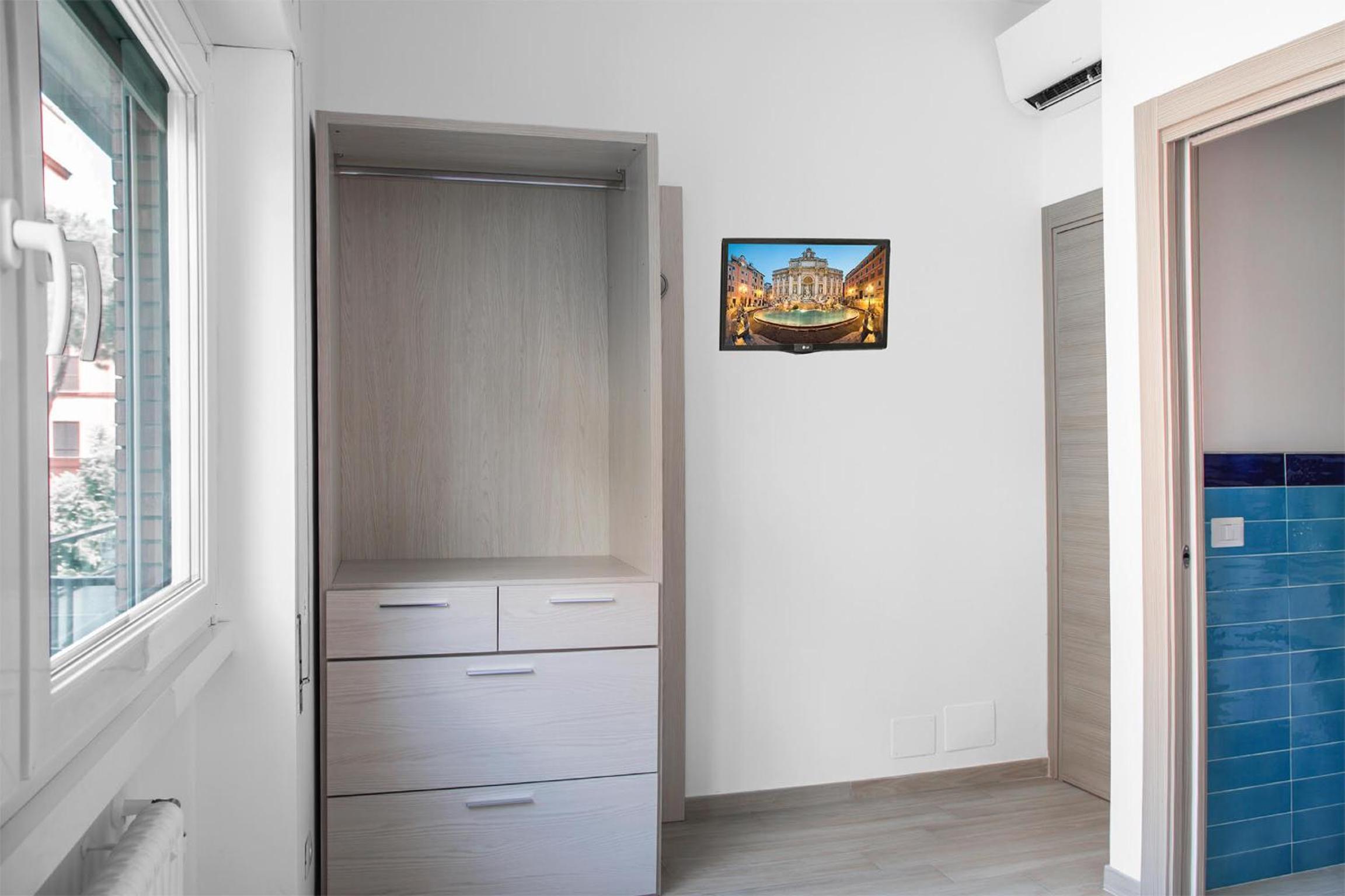 Single Room with French Bed