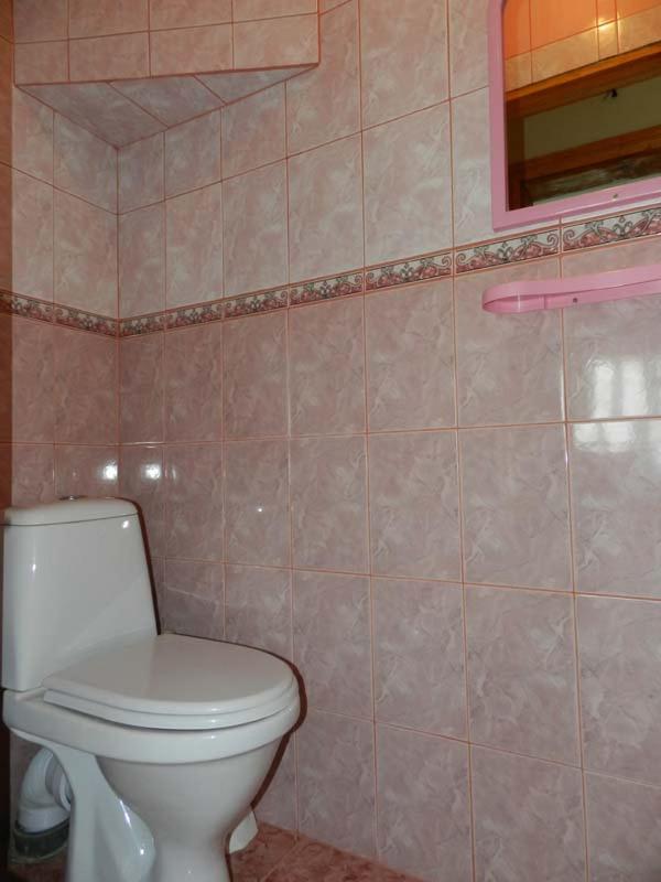 Family Room with Bathroom photo 3