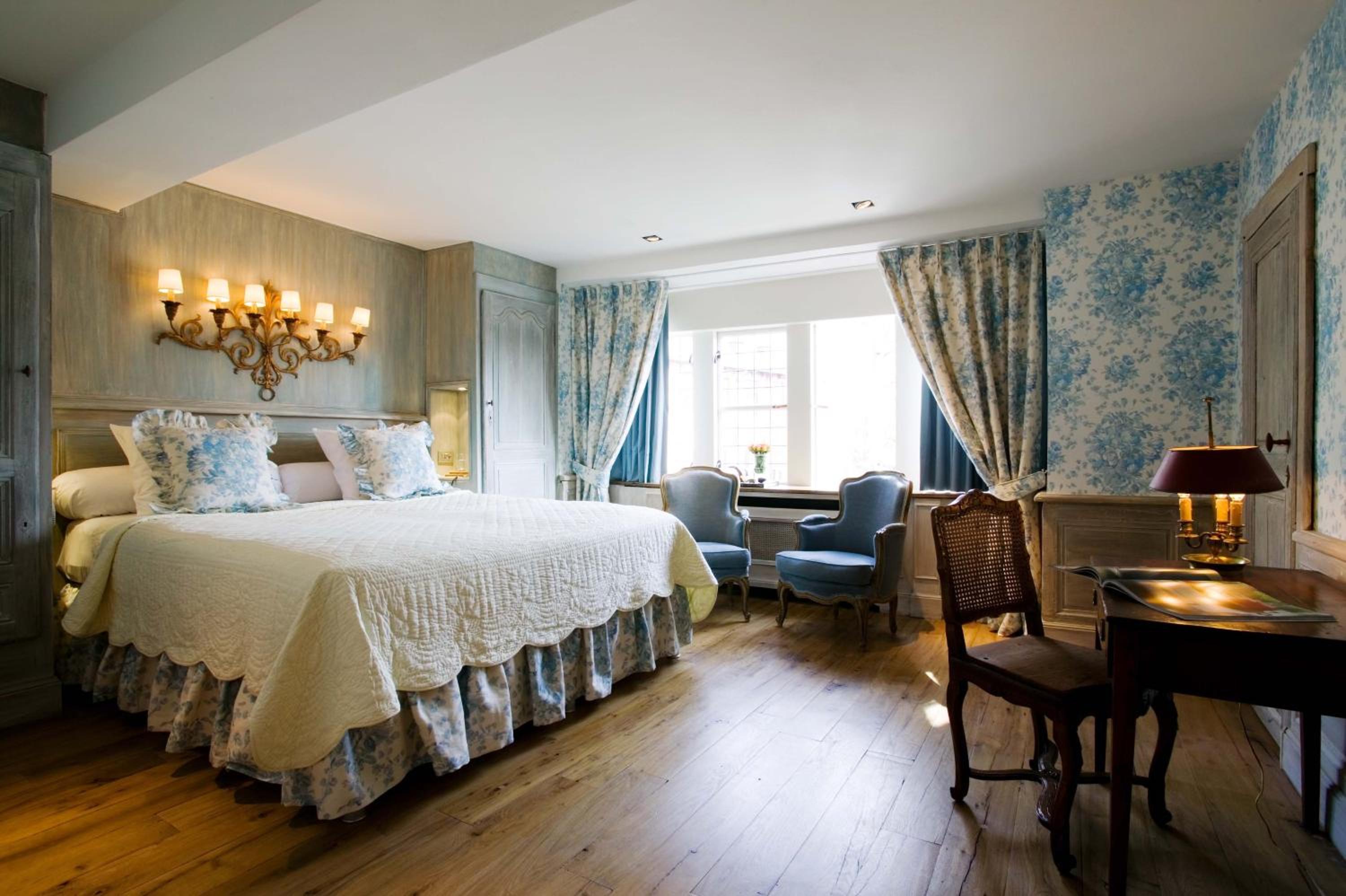 Superior Canal View Room