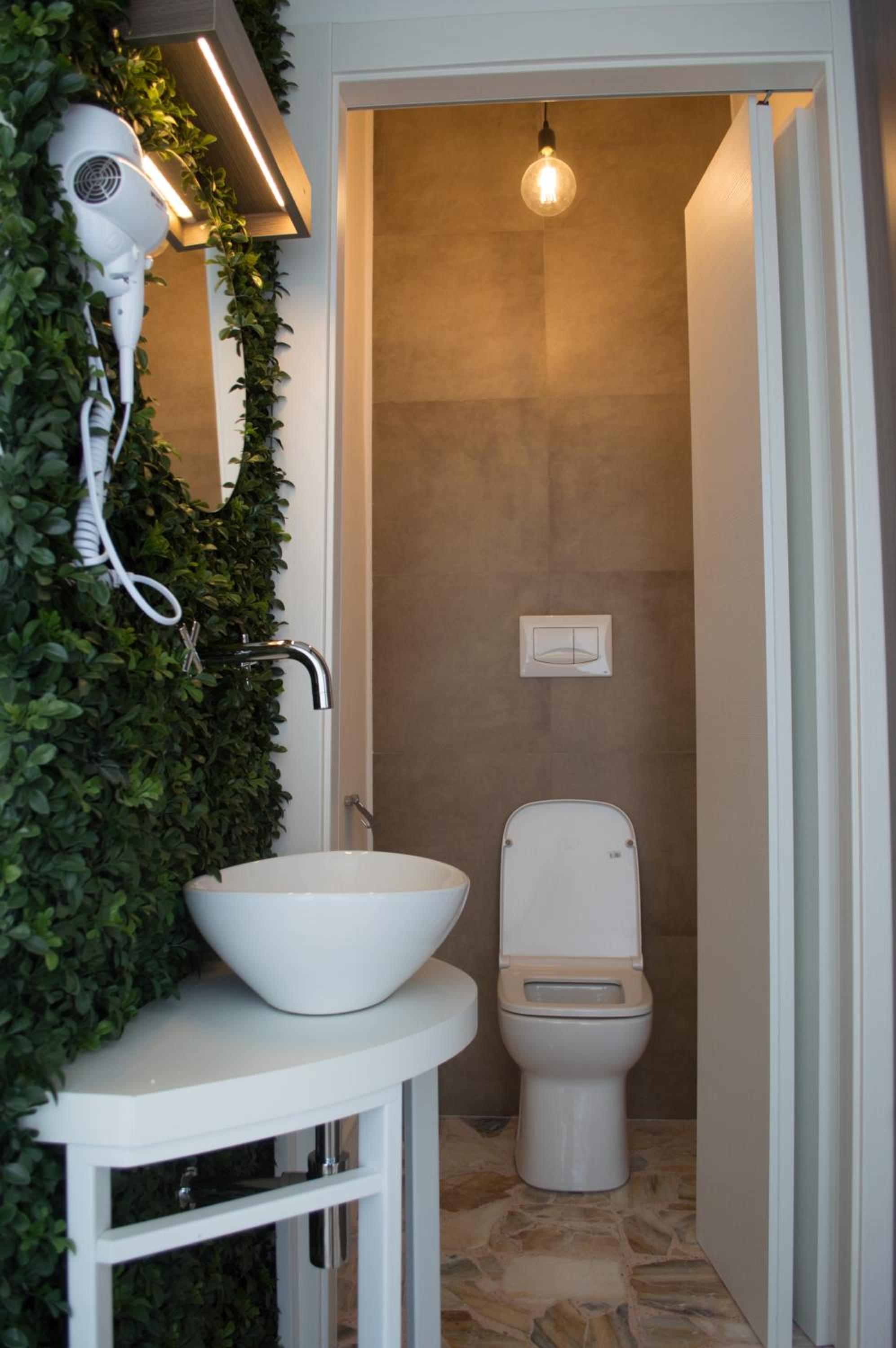 Deluxe Suite with Spa Bath photo 3