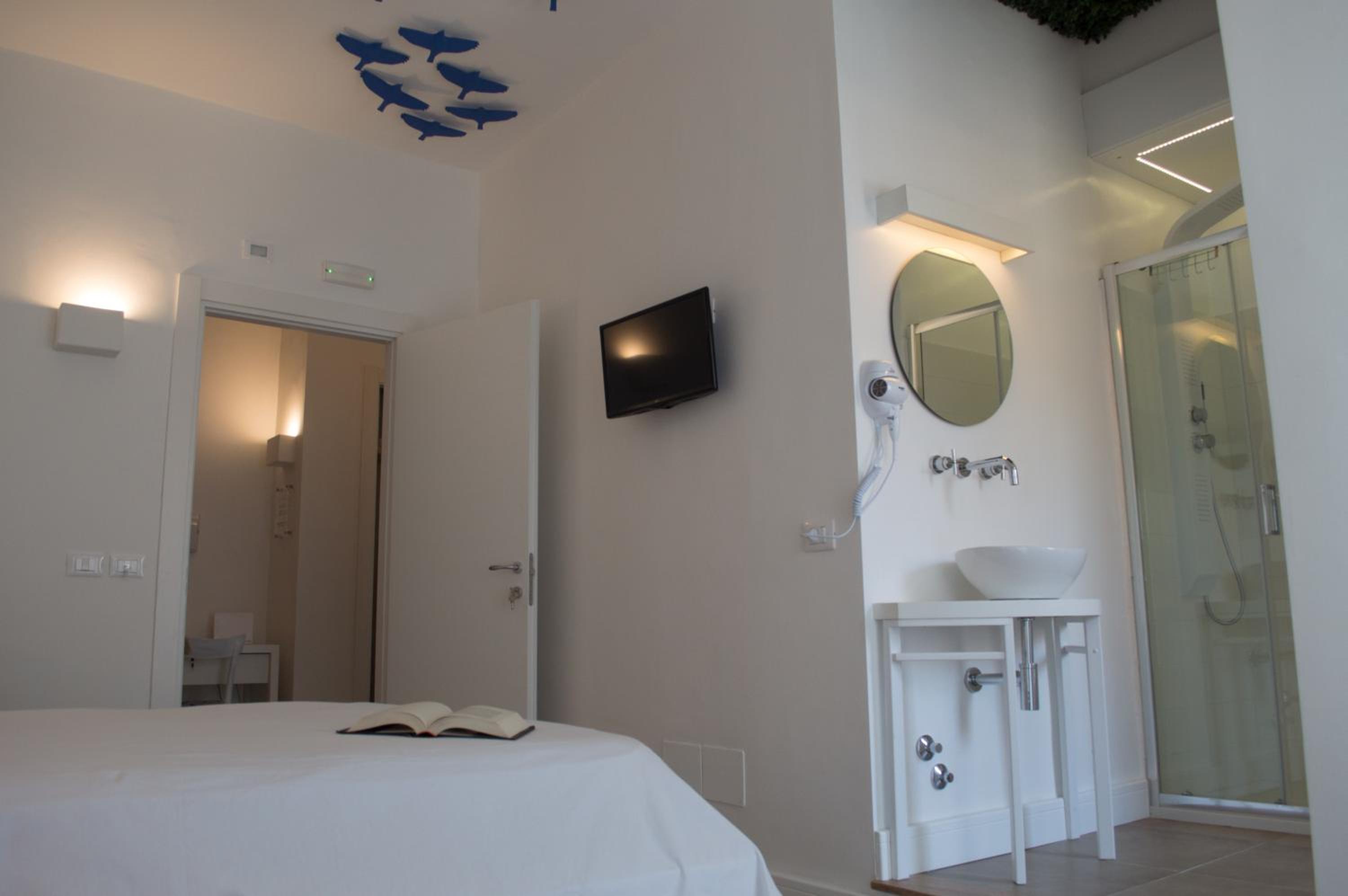Deluxe Double Room with Balcony photo 2