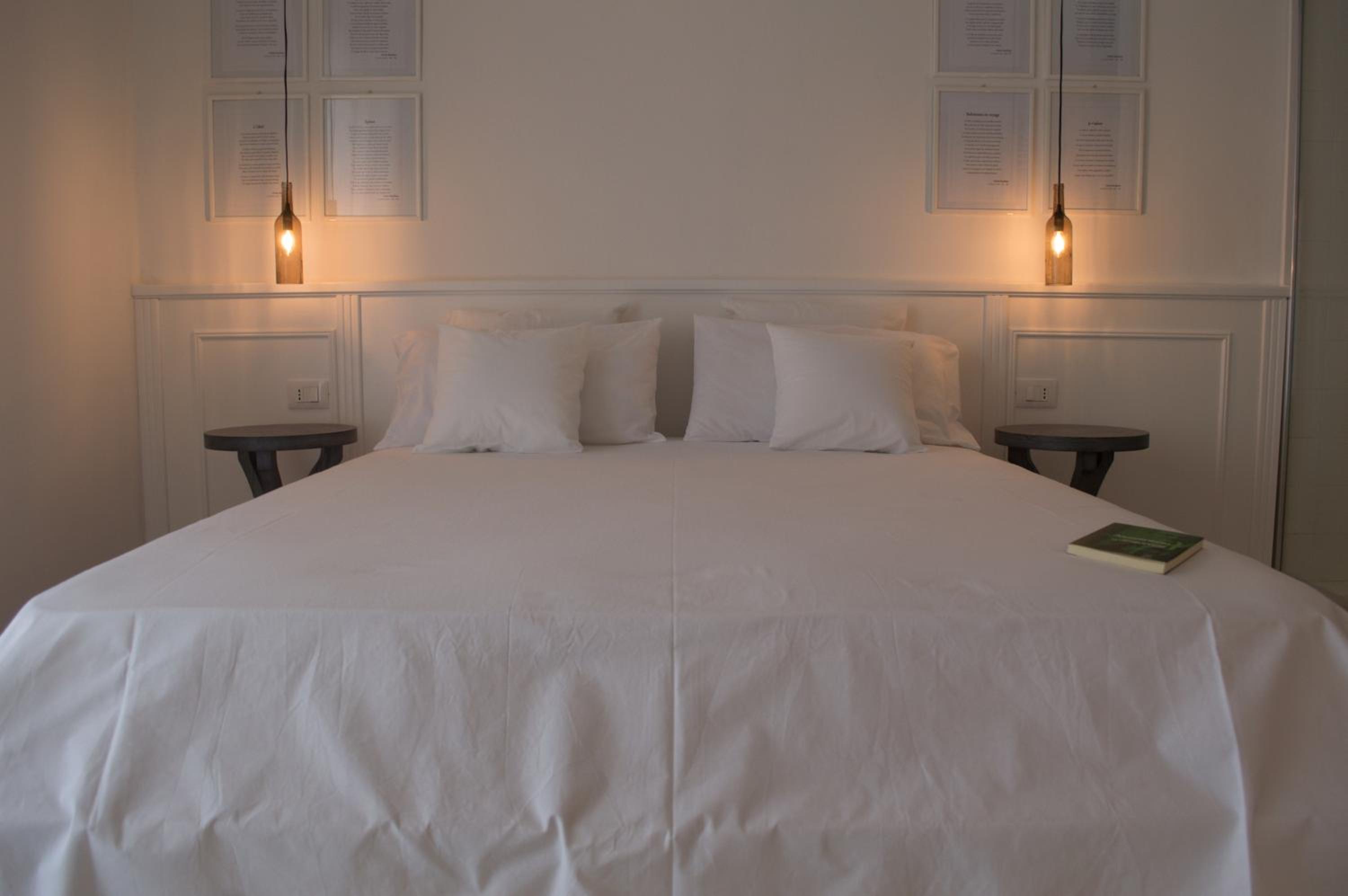 Deluxe Double Room with Balcony photo 3