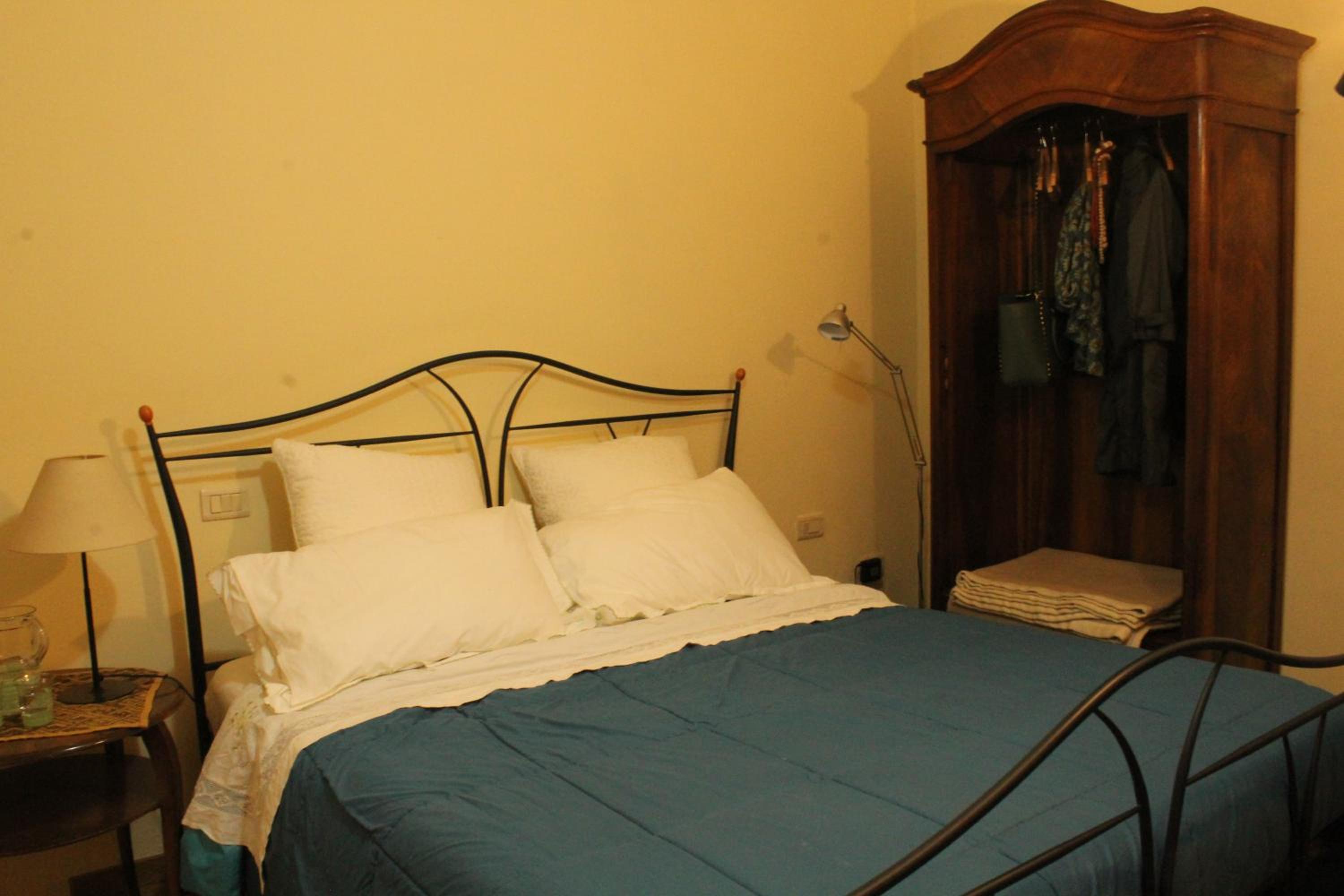Double Room - Photo 5
