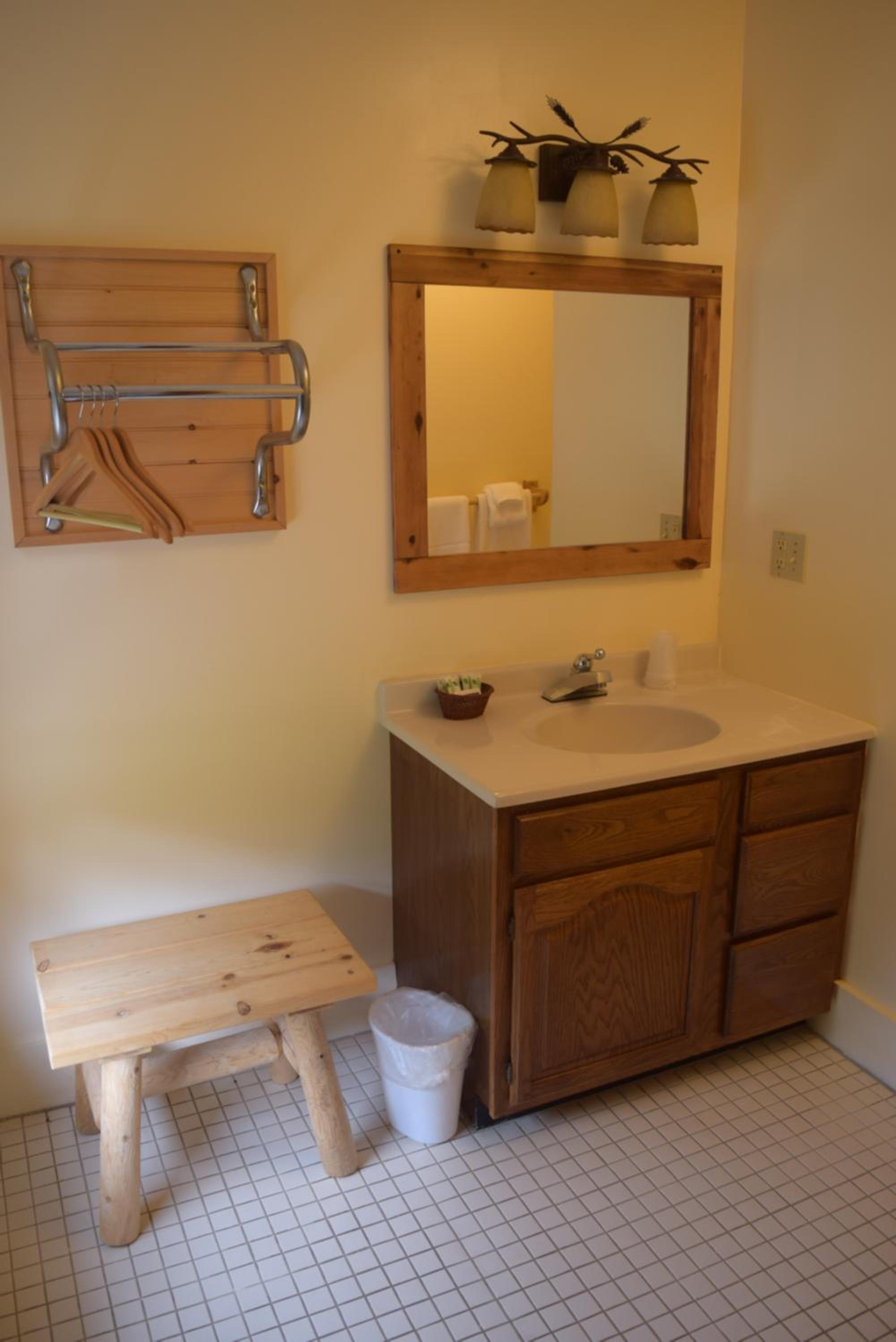 Standard King Room photo 3