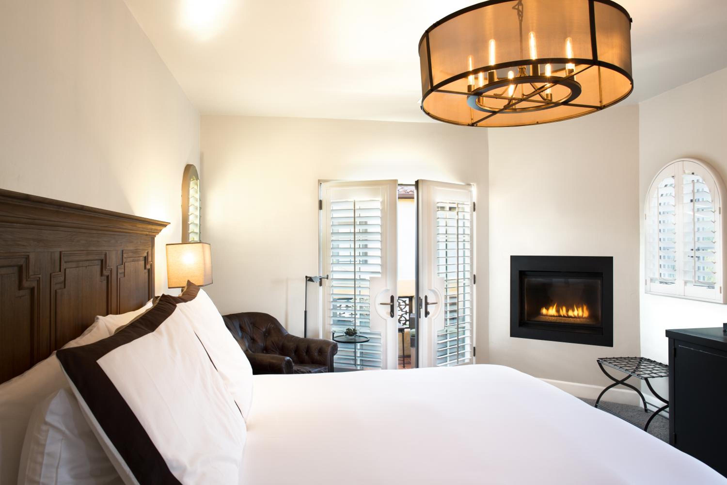 Superior King Room with Fireplace