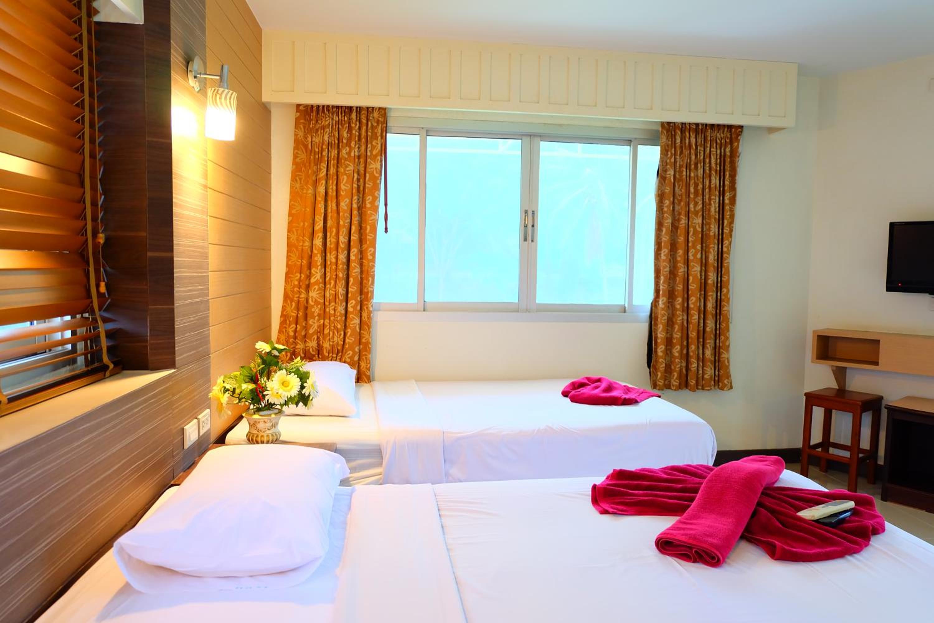 Standard Twin Room photo 2