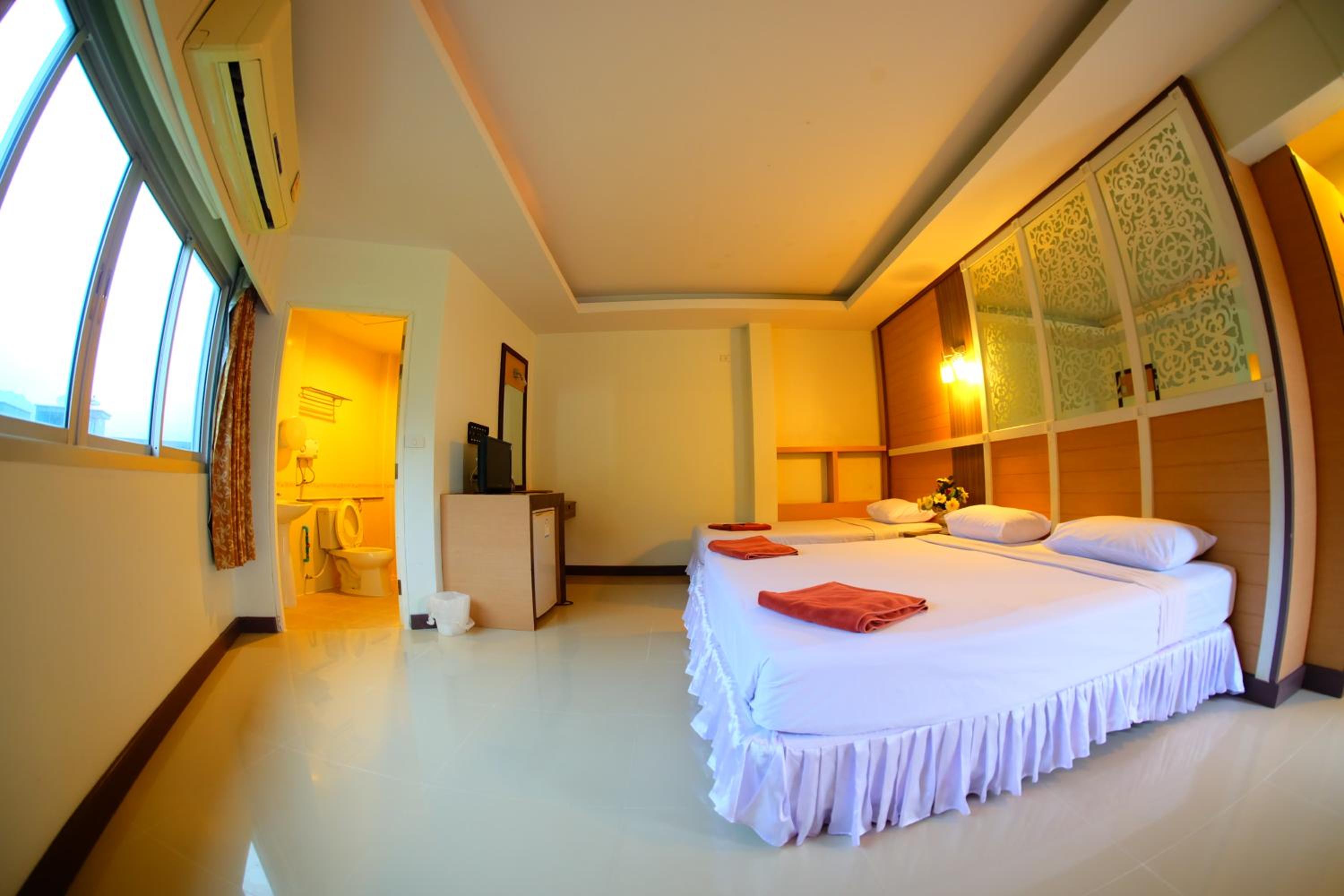 Standard Triple Room photo 2