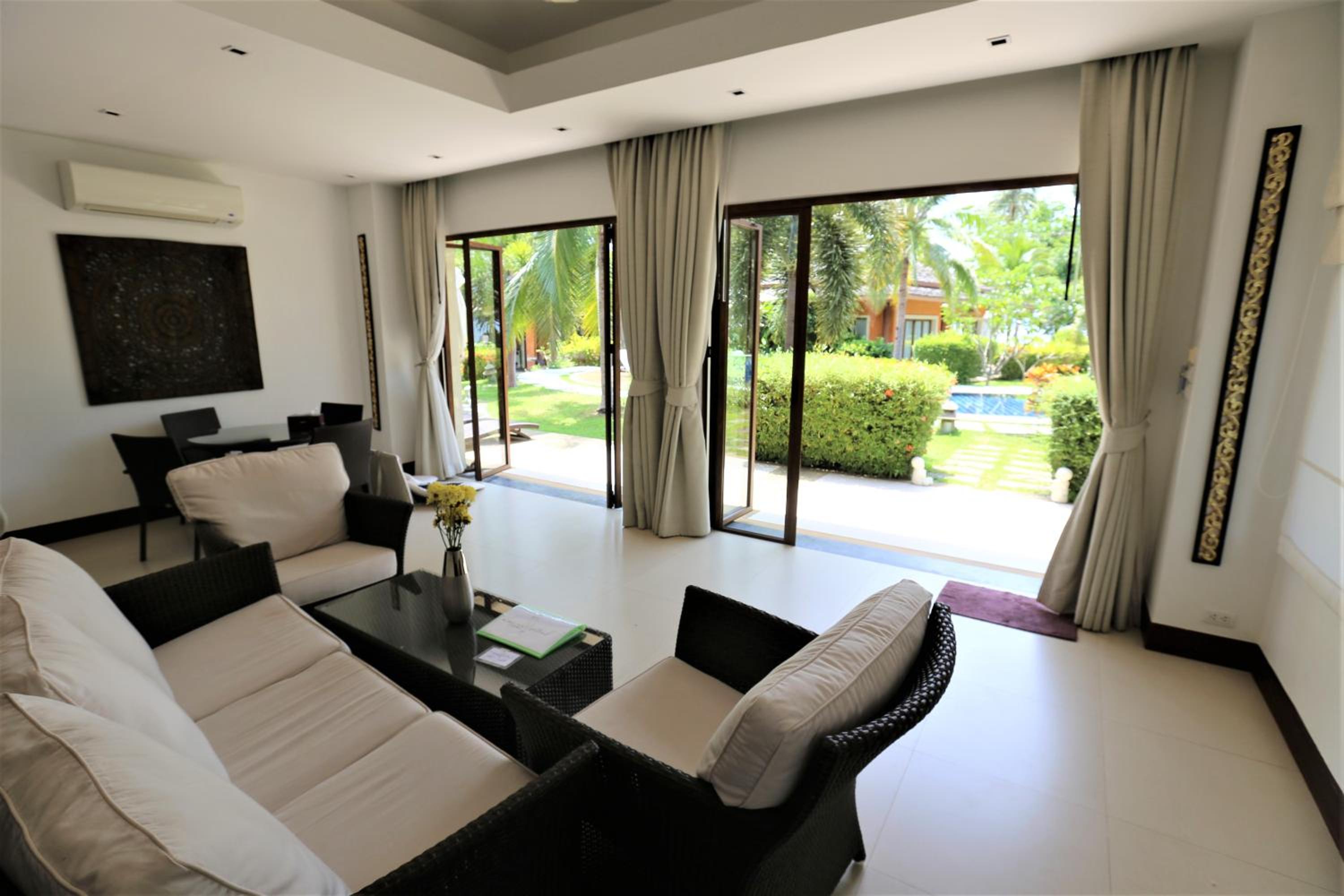 Deluxe Beach Suite - Photo 2