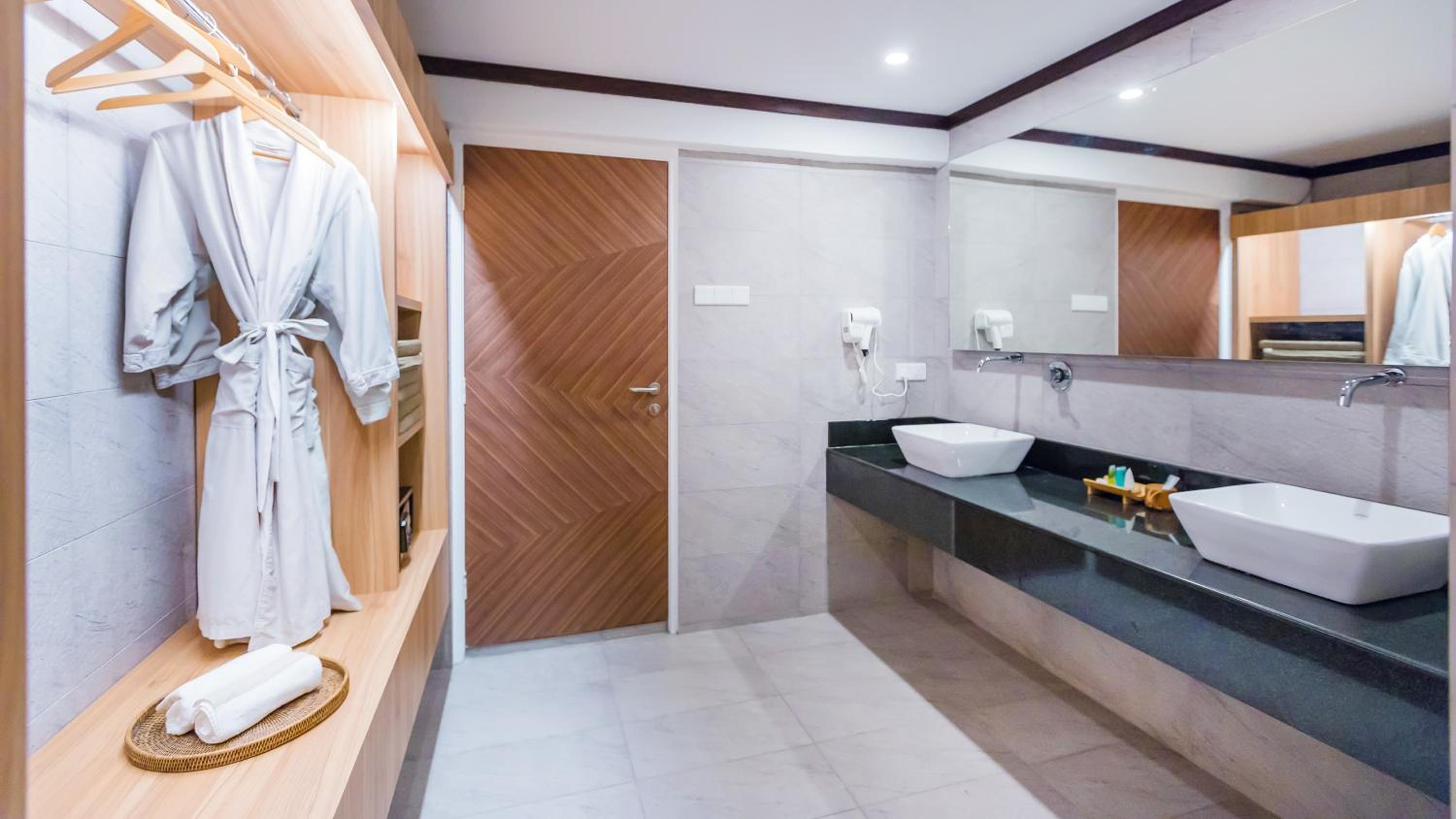 Junior Suite - Photo 12
