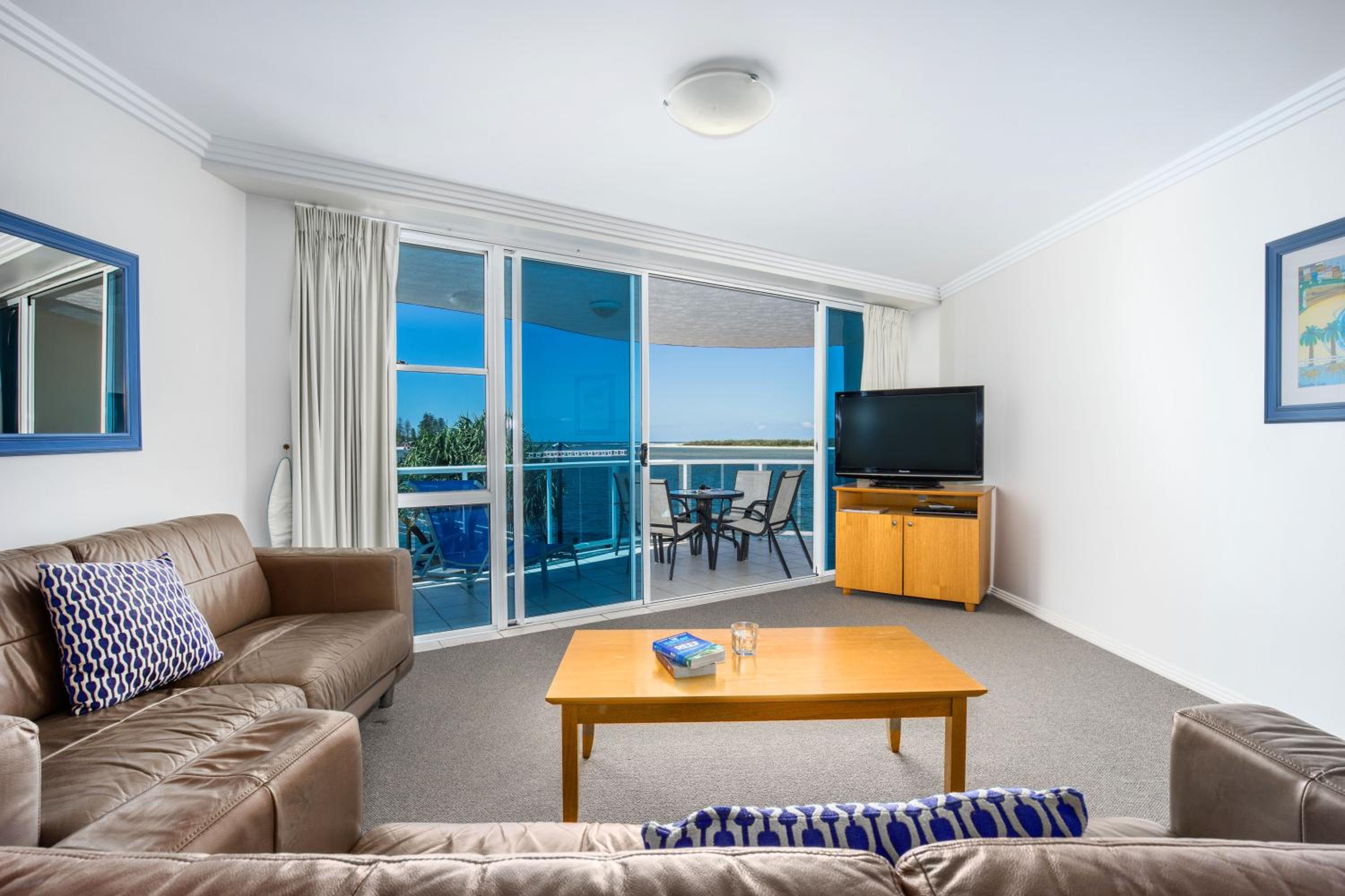Deluxe Two Bedroom Apartment with Ocean View photo 1