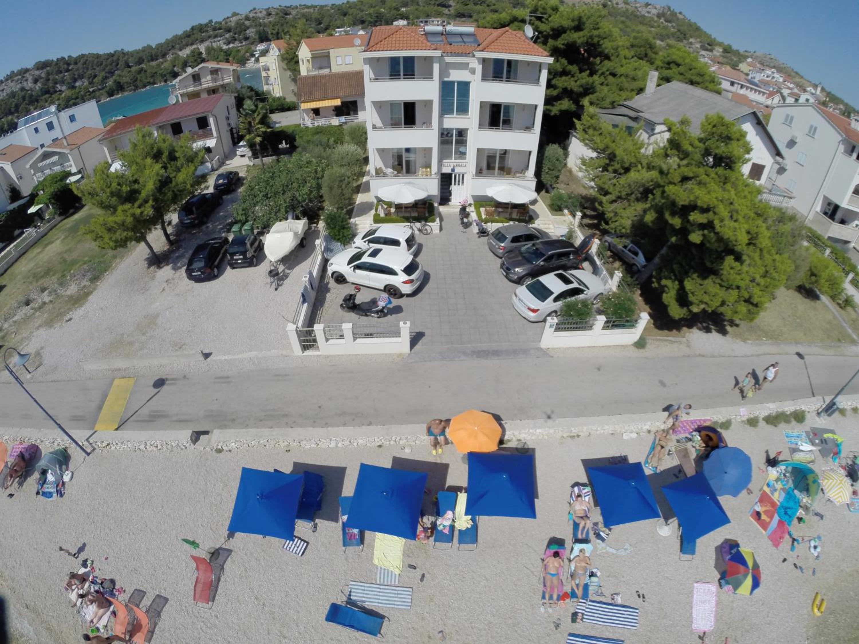 Two-Bedroom Apartment with Balcony and Sea View photo 2