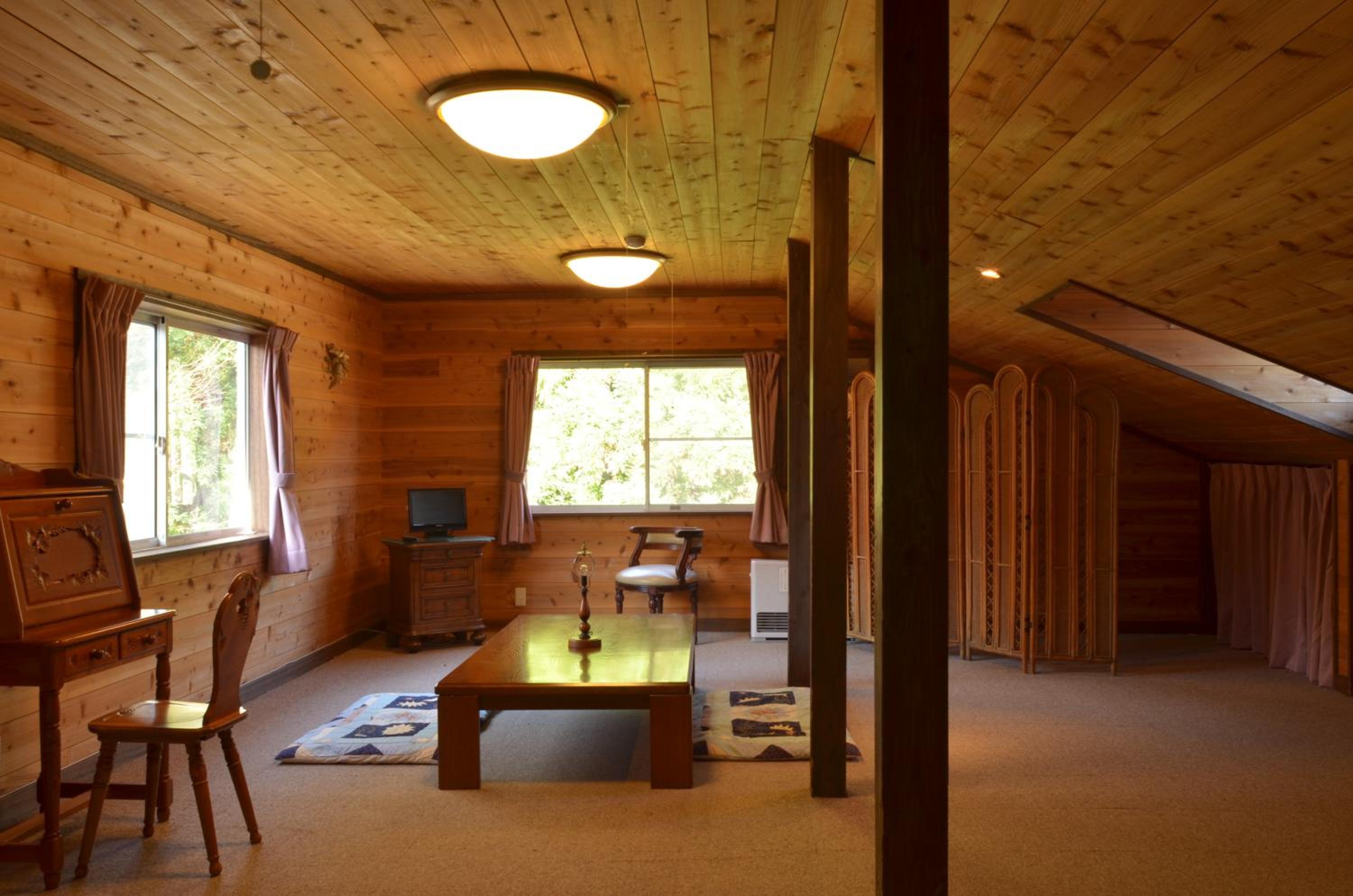 Deluxe Japanese-Style Room With Shared Bathroom