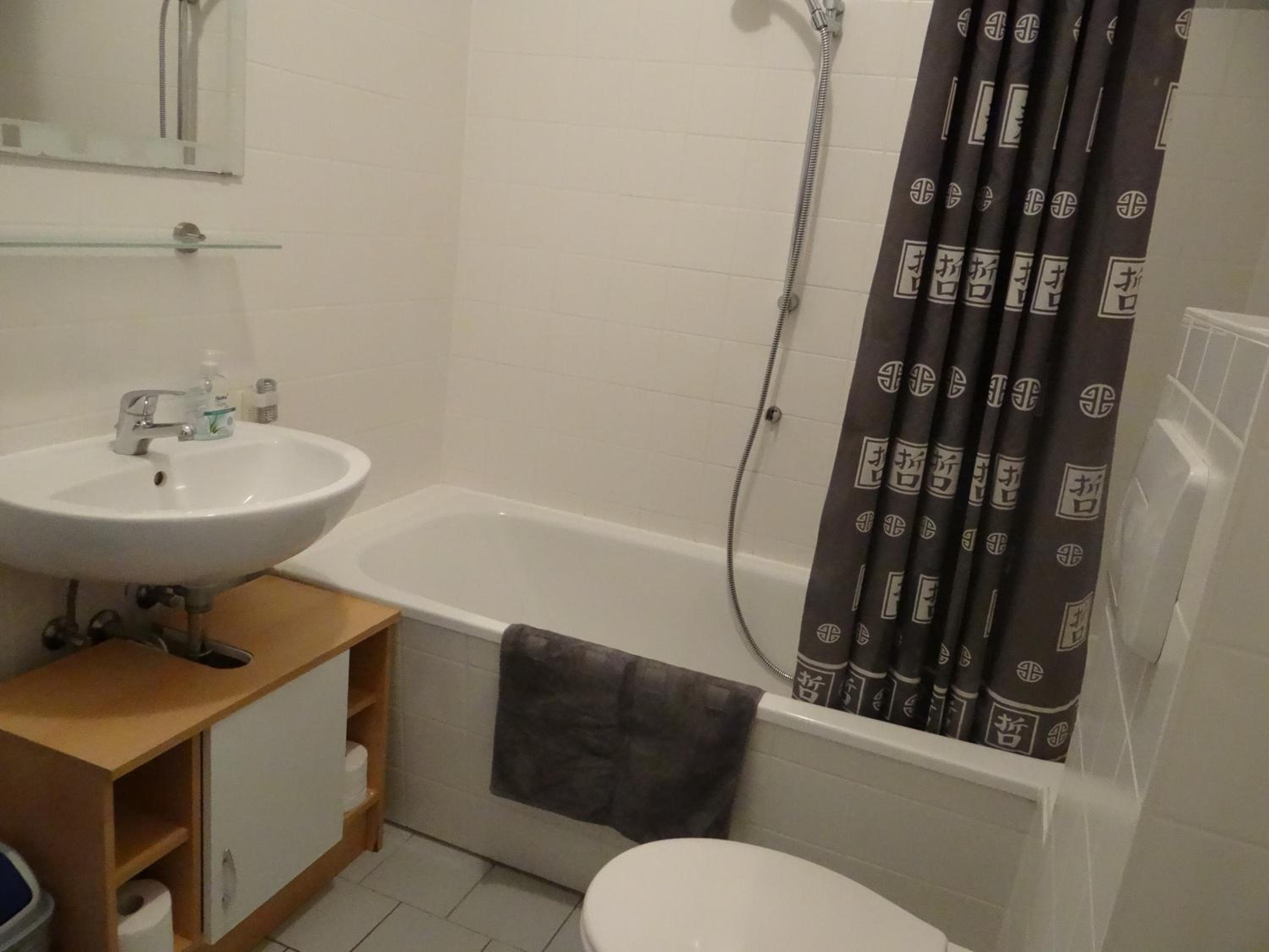 One-Bedroom Apartment photo 2