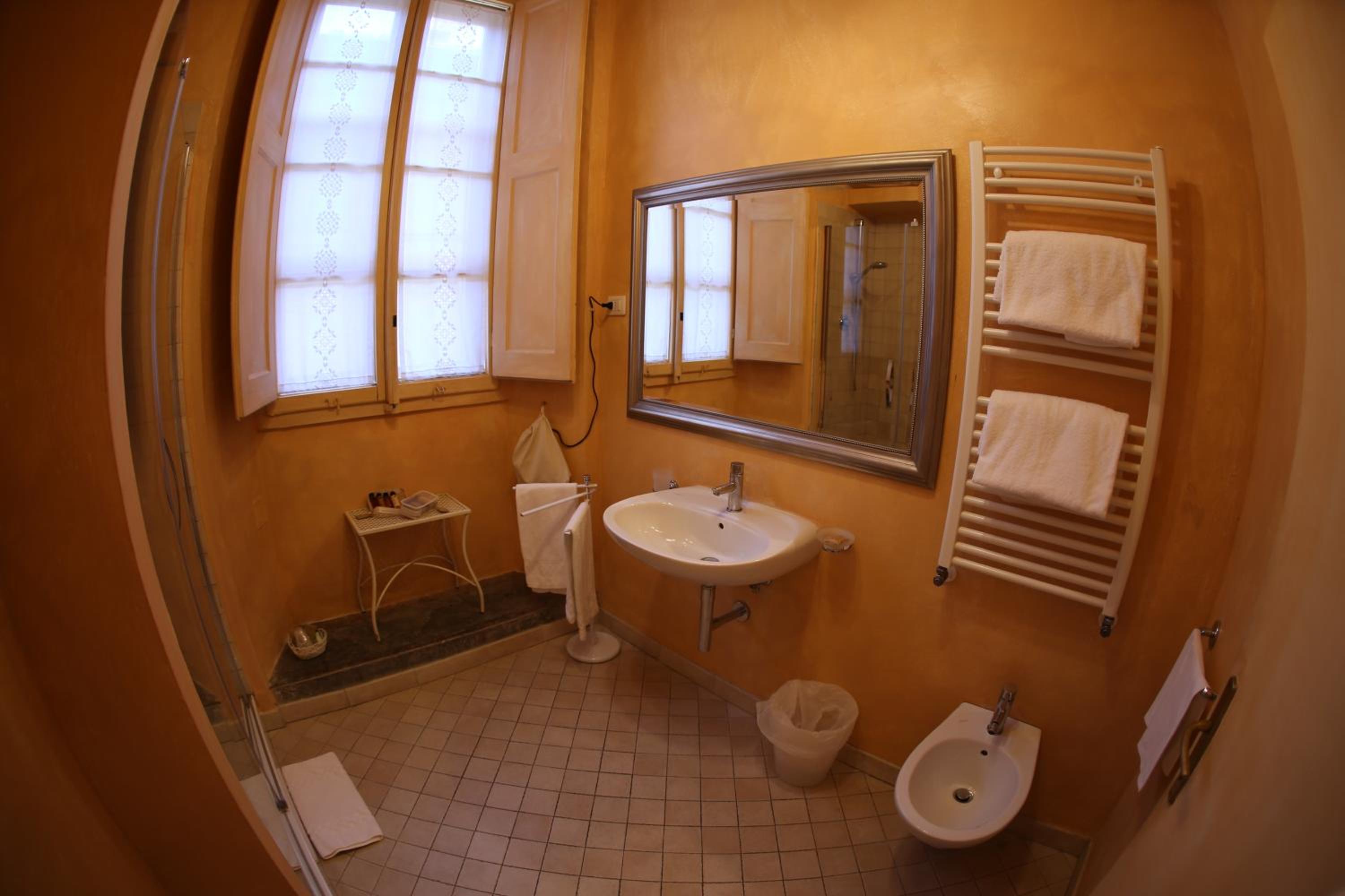 Deluxe Double Room - Photo 4