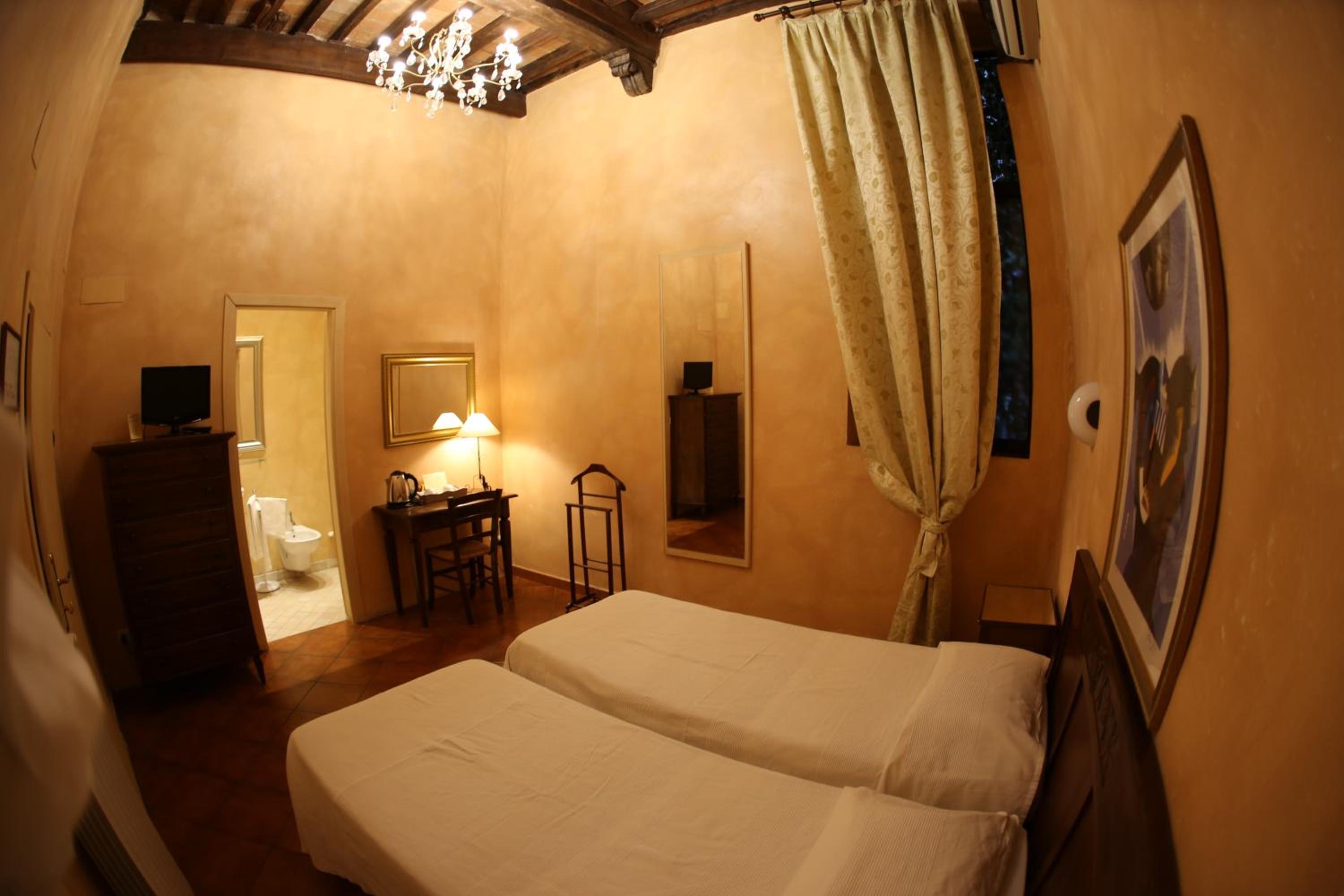 Economy Double or Twin Room photo 2