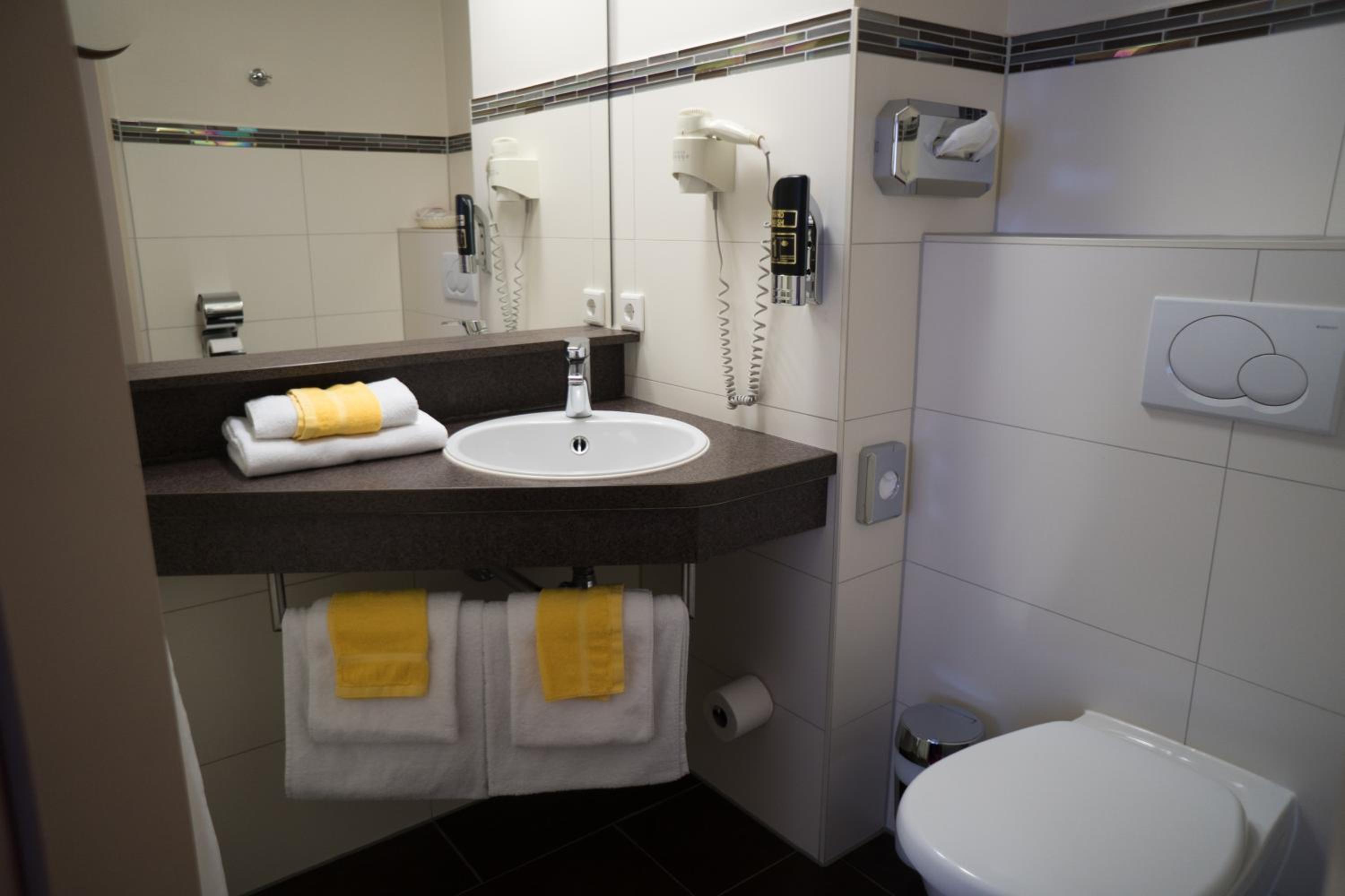 Double or Twin Room photo 3