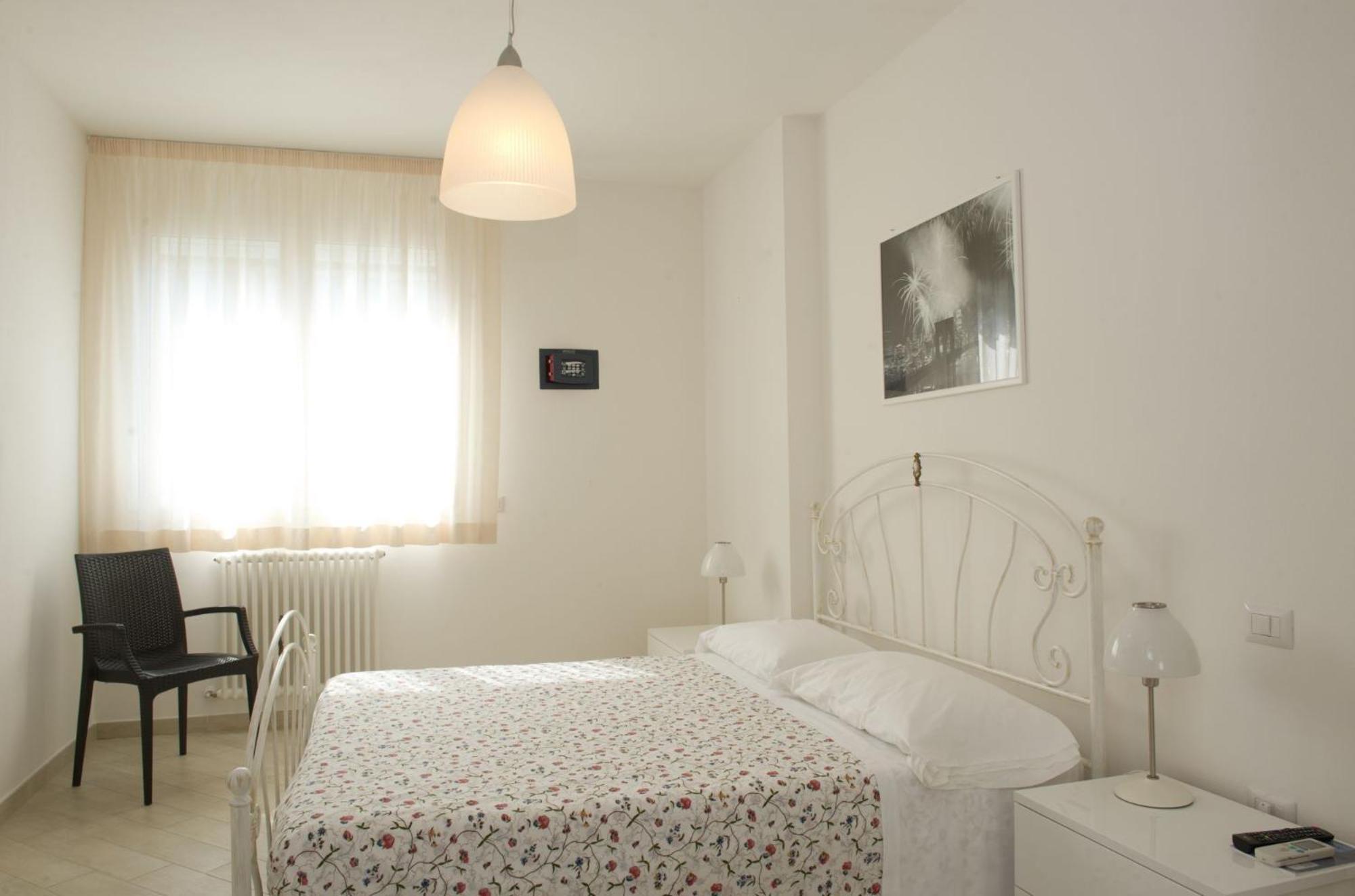 Suite with Terrace - Photo 2