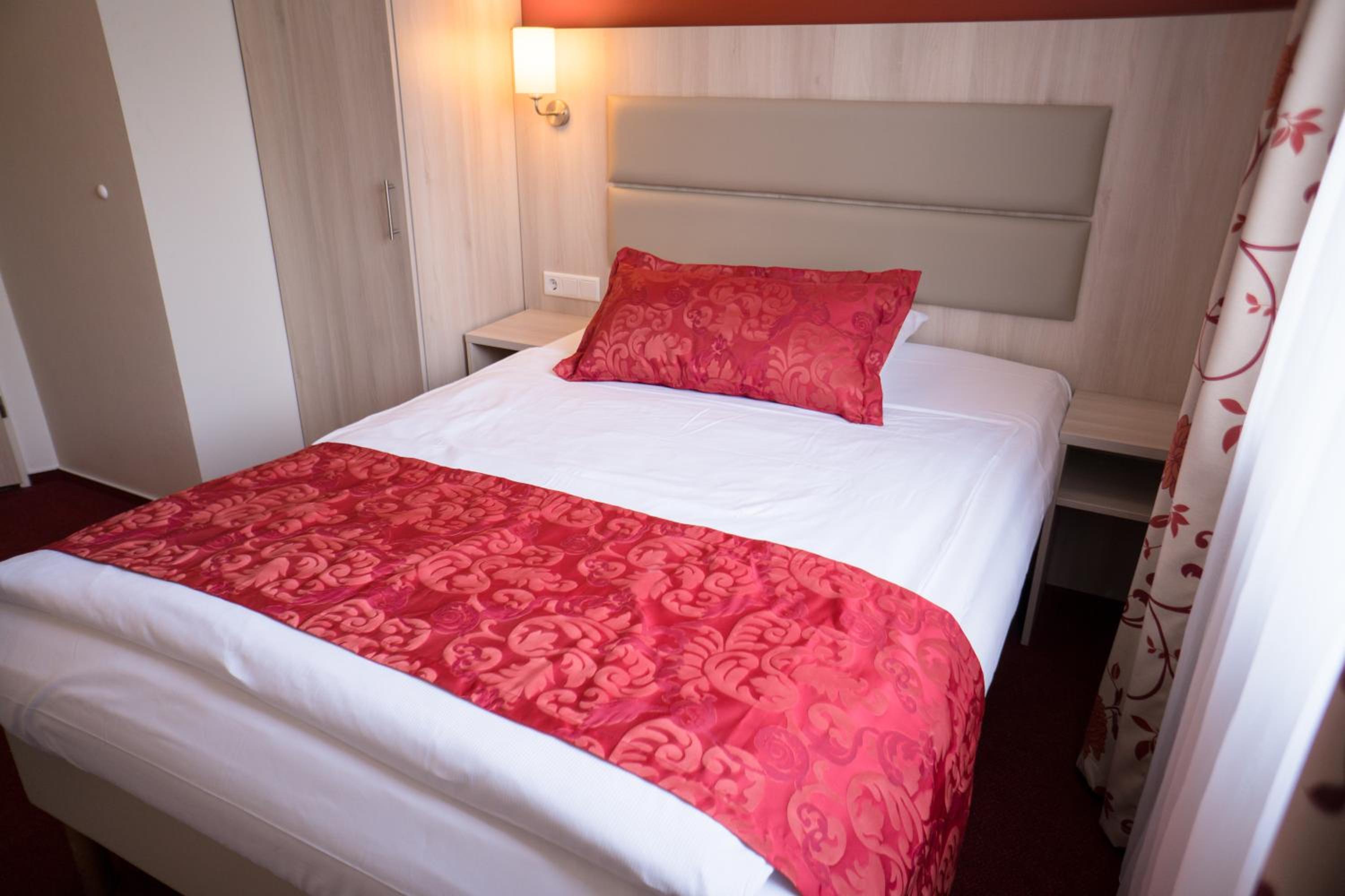 Single Room photo 2